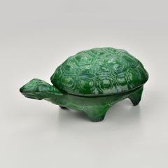 Art Deco Schlevogt & Hoffmann Malachit Glas Schildkrötenpanzer Schachtel mit Schildkrötenpanzer aus Schildpatt