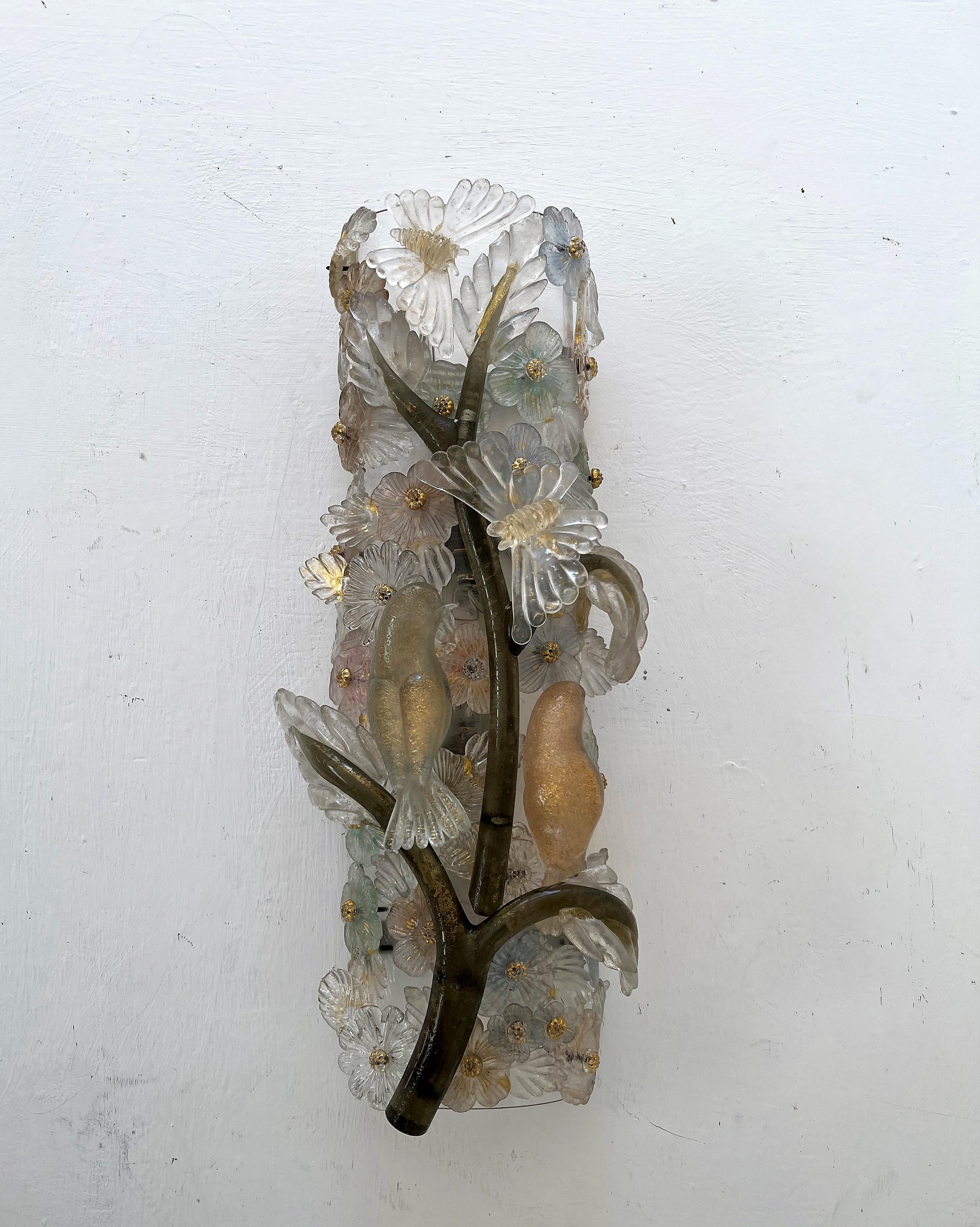 Art Deco Sconce in Hand Sculpted Murano Glass, Italy In Good Condition For Sale In Merida, Yucatan