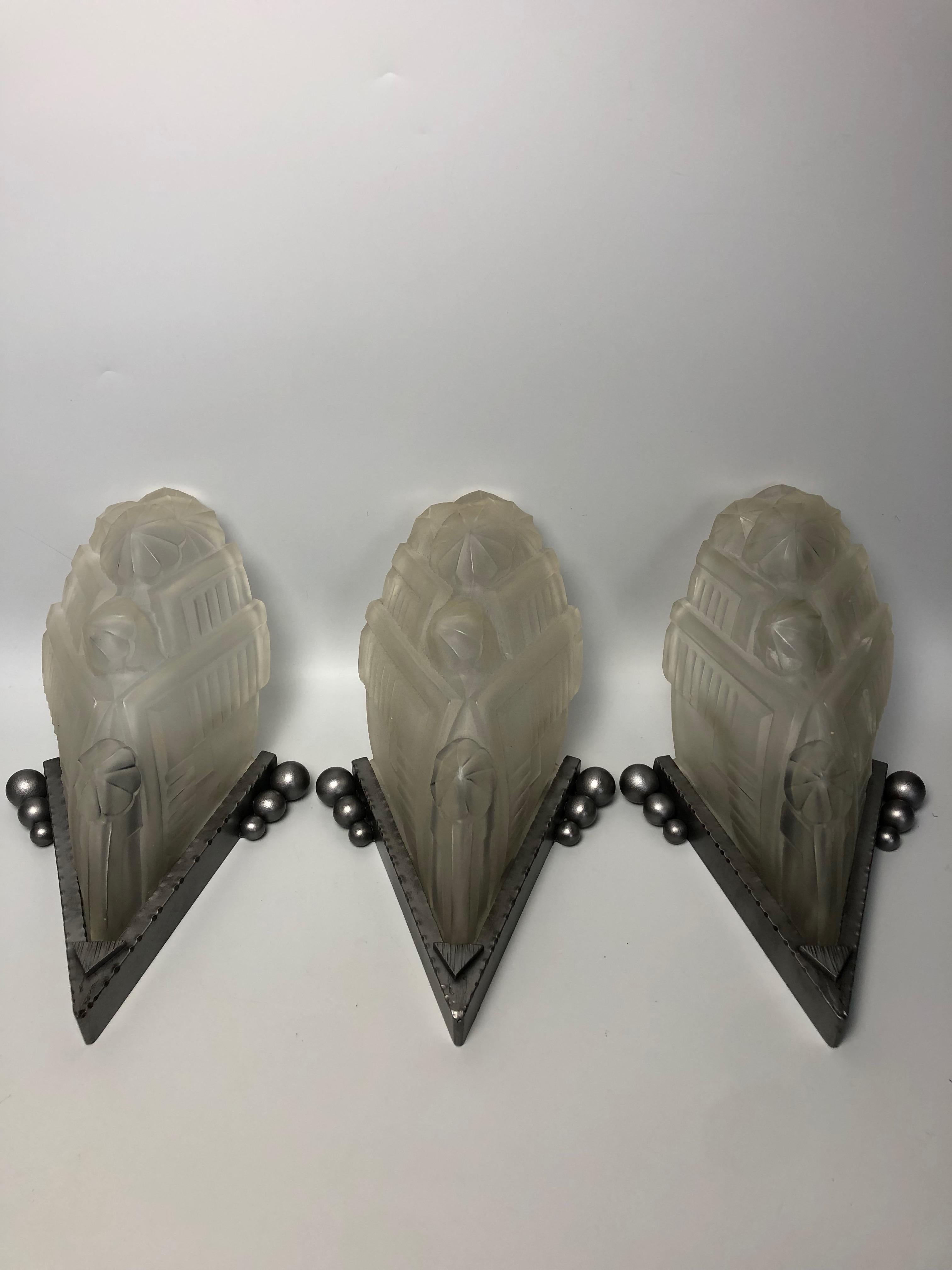 Art Deco Sconces Attributed to F. Hubens For Sale 4