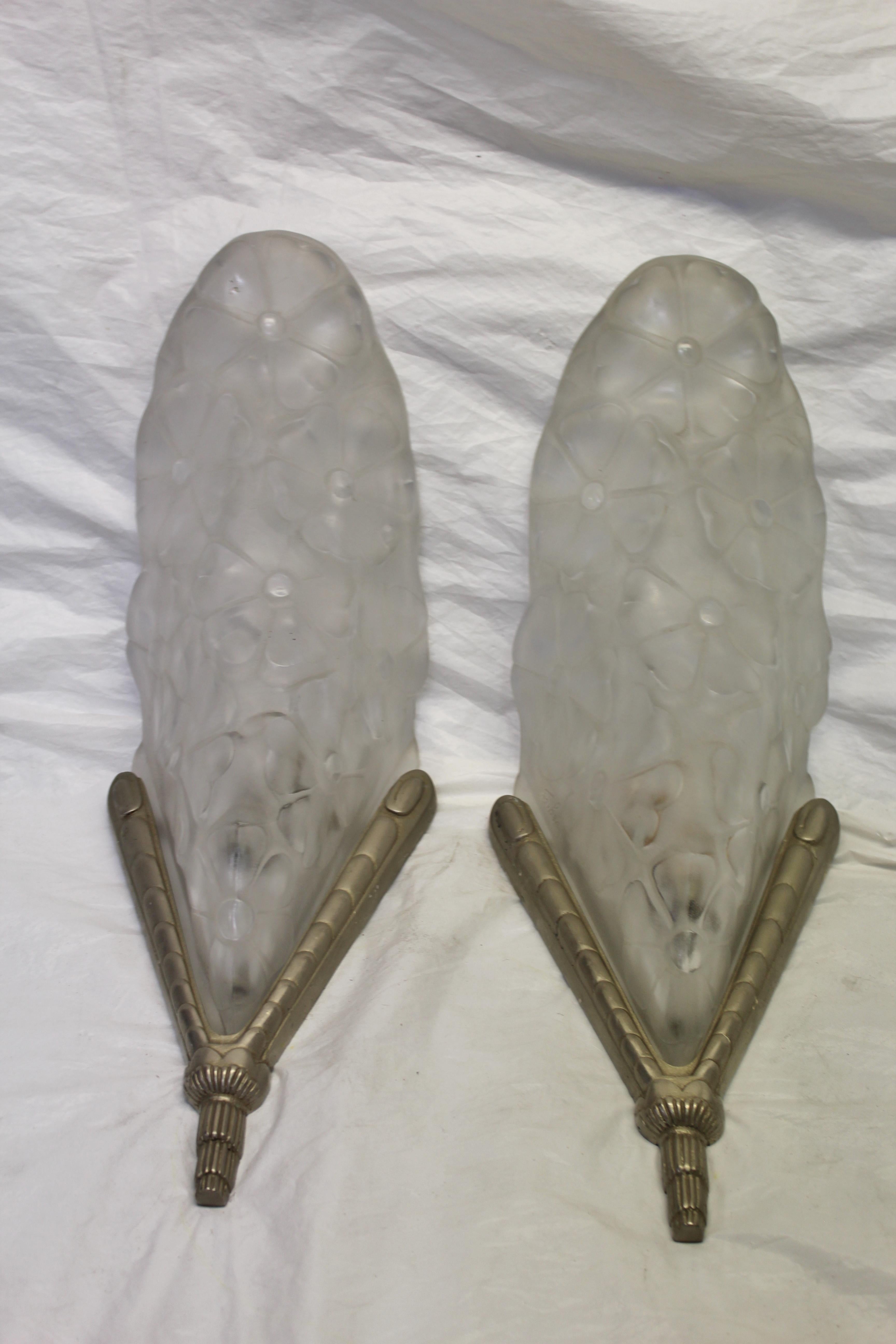 Early 20th Century Art Deco Sconces Flowers, Frosted Glass by Deguz