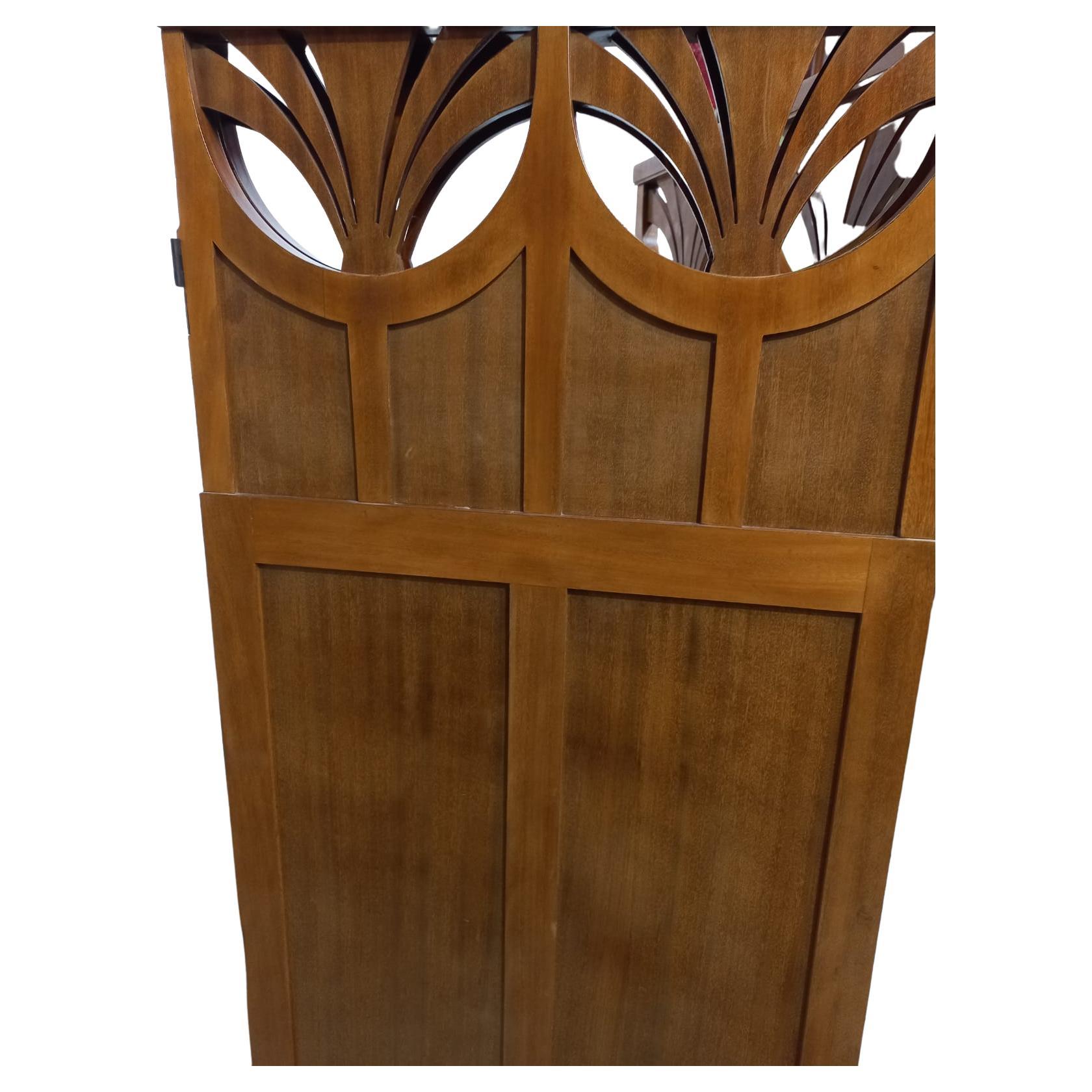 Wood Art Deco screen made of solid wood For Sale