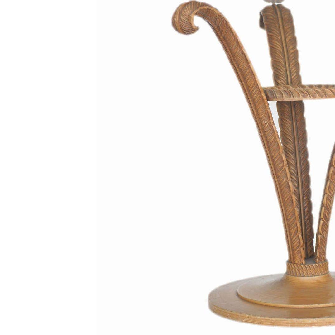 Art-Déco-Beistelltisch aus geformtem, pflaumenfarbenem Holz mit rundem Sockel von Grosfeld House, Paar im Zustand „Gut“ im Angebot in Van Nuys, CA