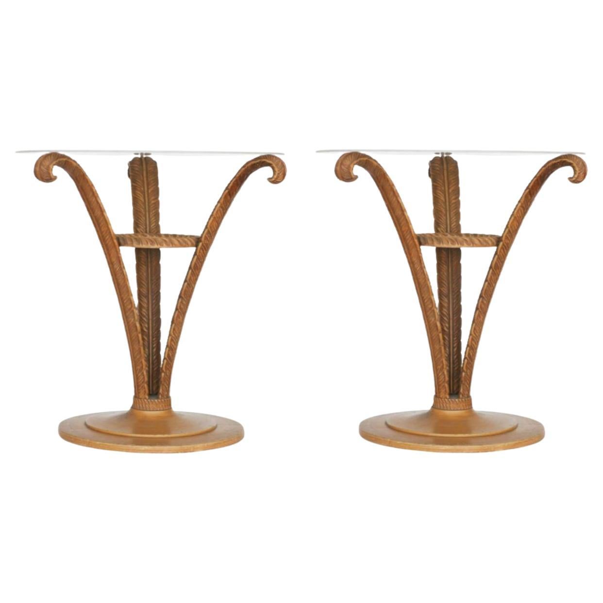 Mesa auxiliar redonda con pedestal de madera esculpida Art Decó de Grosfeld House, Pareja
