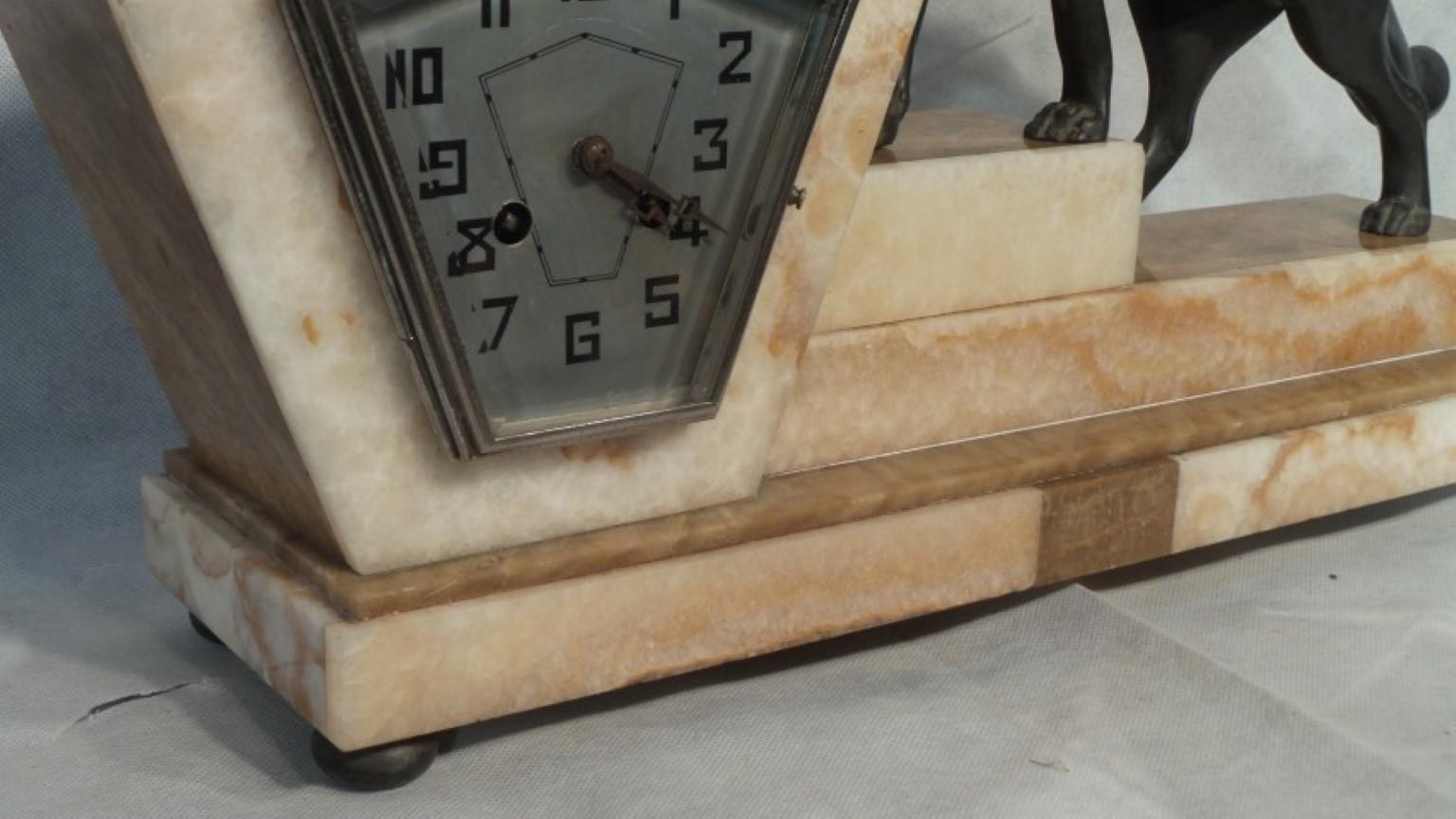 Art Deco Sculptural Fox Clock French, circa 1930 For Sale 1