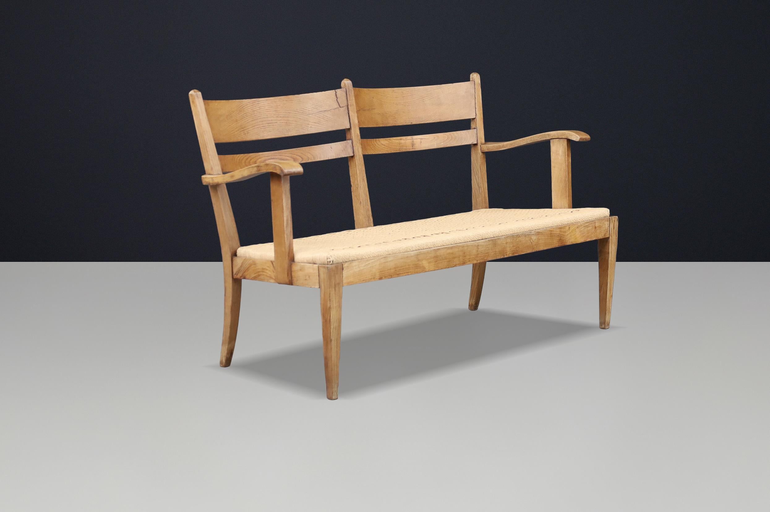 Art Déco Panchina scultorea francese Art Deco in Oak con seduta in corda, Francia, anni '30 in vendita