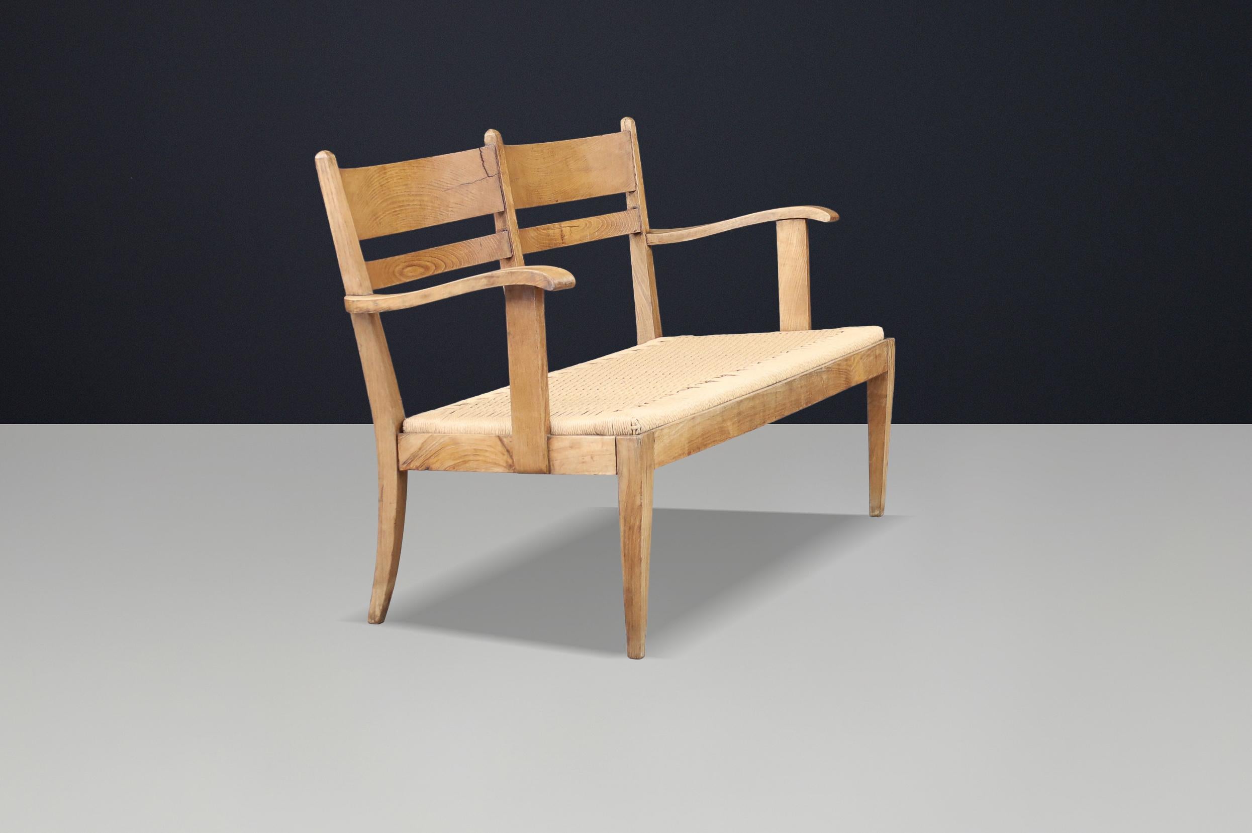 Francese Panchina scultorea francese Art Deco in Oak con seduta in corda, Francia, anni '30 in vendita