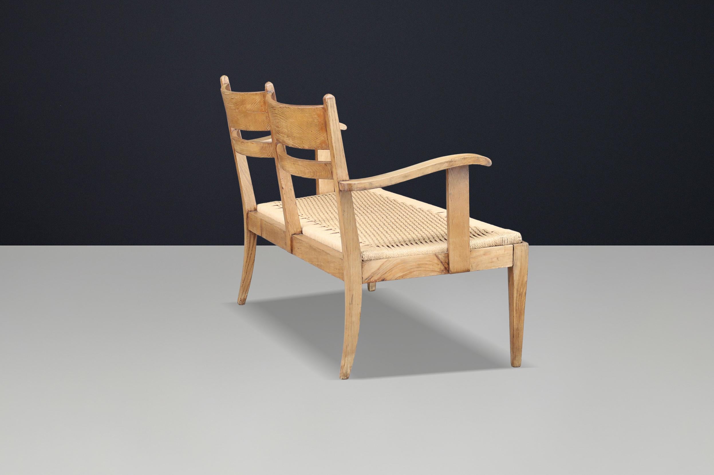 Panchina scultorea francese Art Deco in Oak con seduta in corda, Francia, anni '30 In condizioni buone in vendita a Almelo, NL