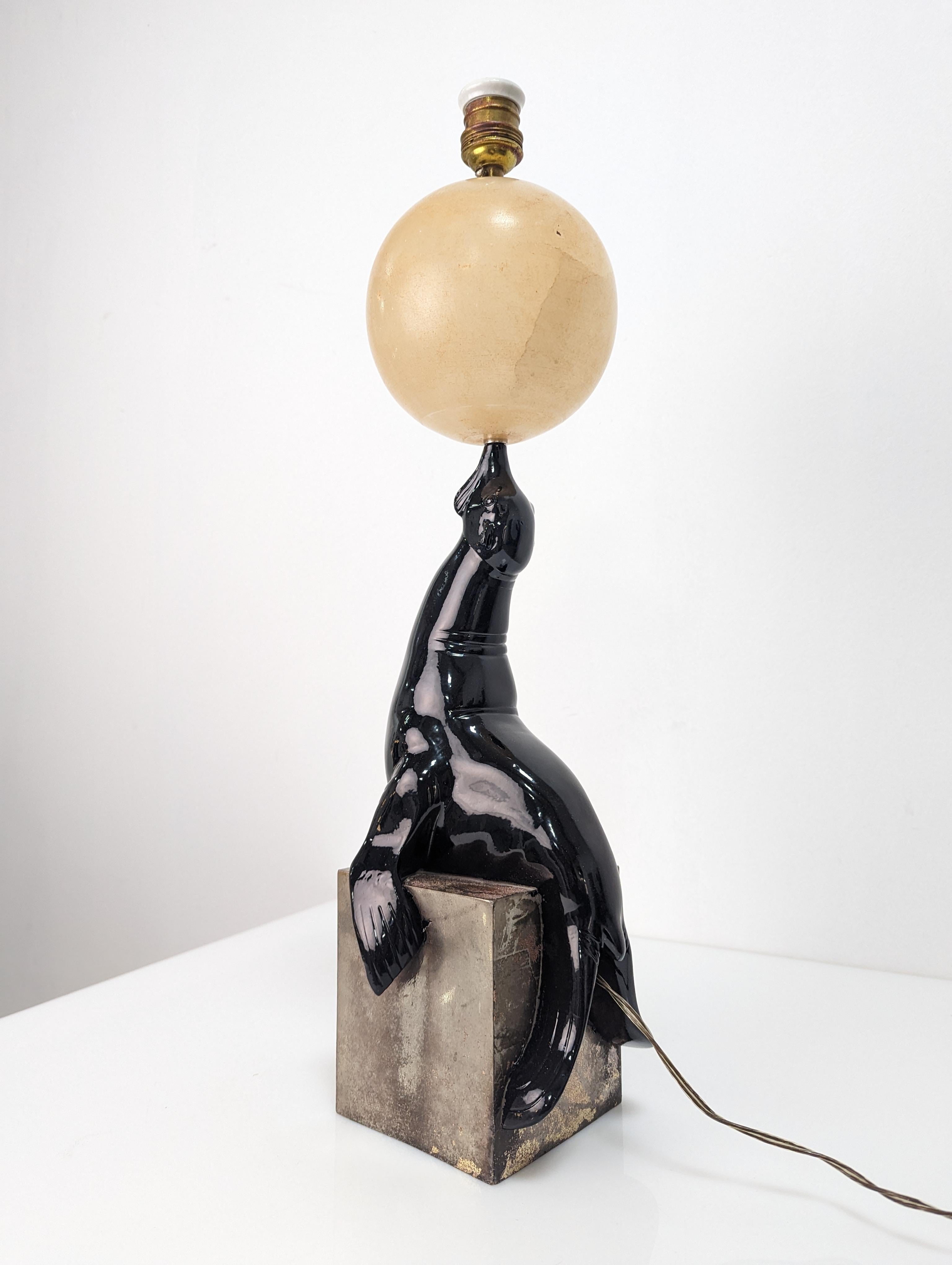 Lampe sculpturale Art déco en forme de phoque par Marcel André Bouraine, années 1920 5