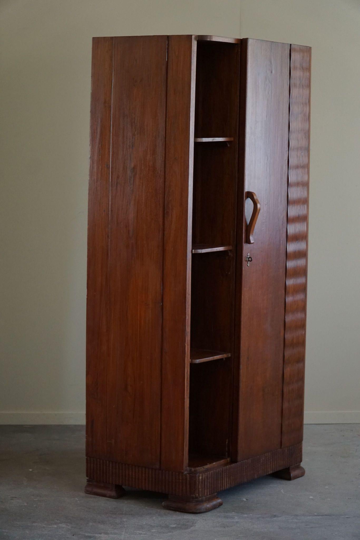 Art Deco, Sculptural Narrow Oak Cabinet, Made by an Italian Cabinetmaker, 1940s  For Sale 1