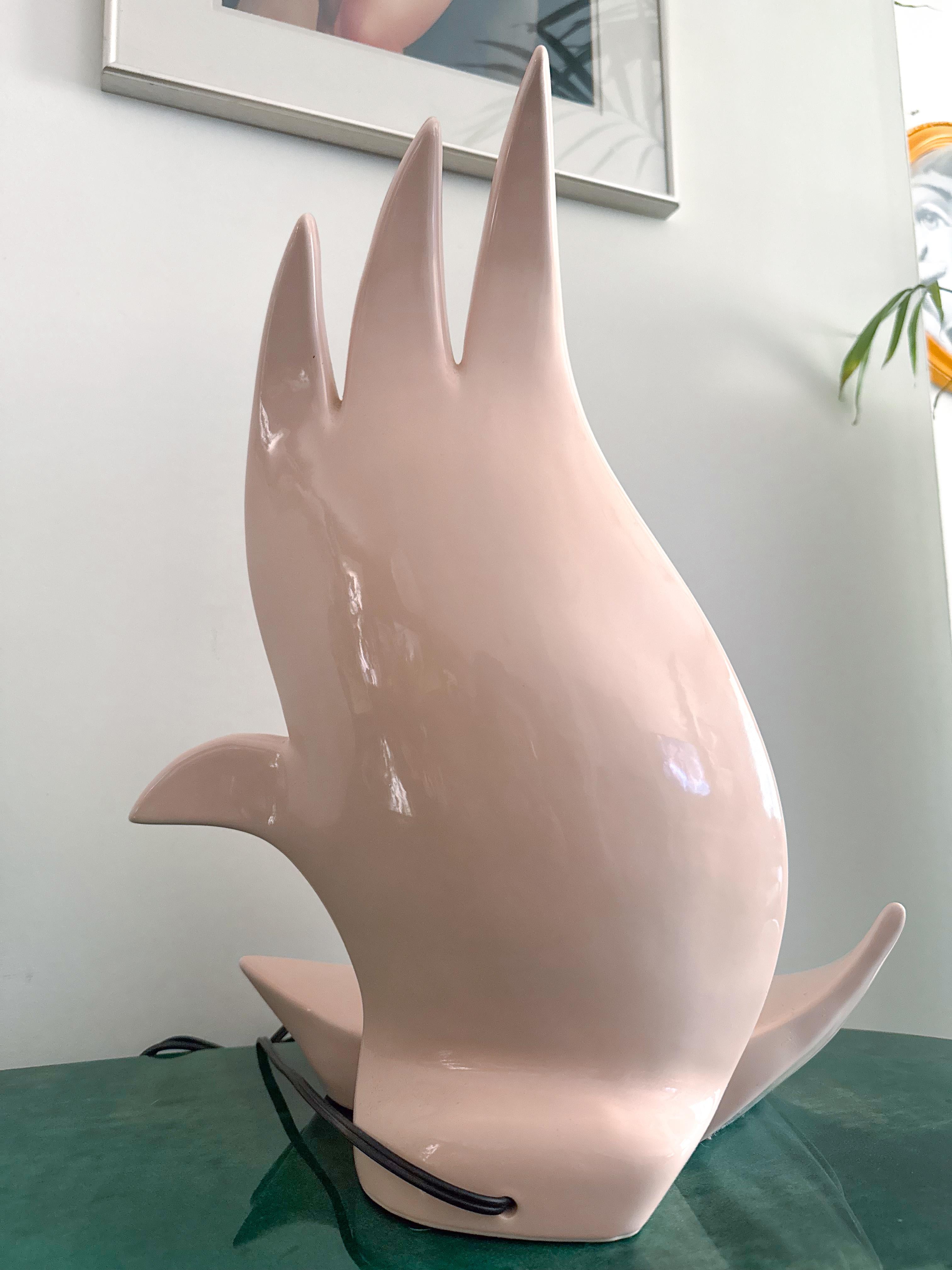 Céramique Art Deco Sculptural Pink Pastel Ceramic Flame Bird Table Lamp with Globe Shade en vente