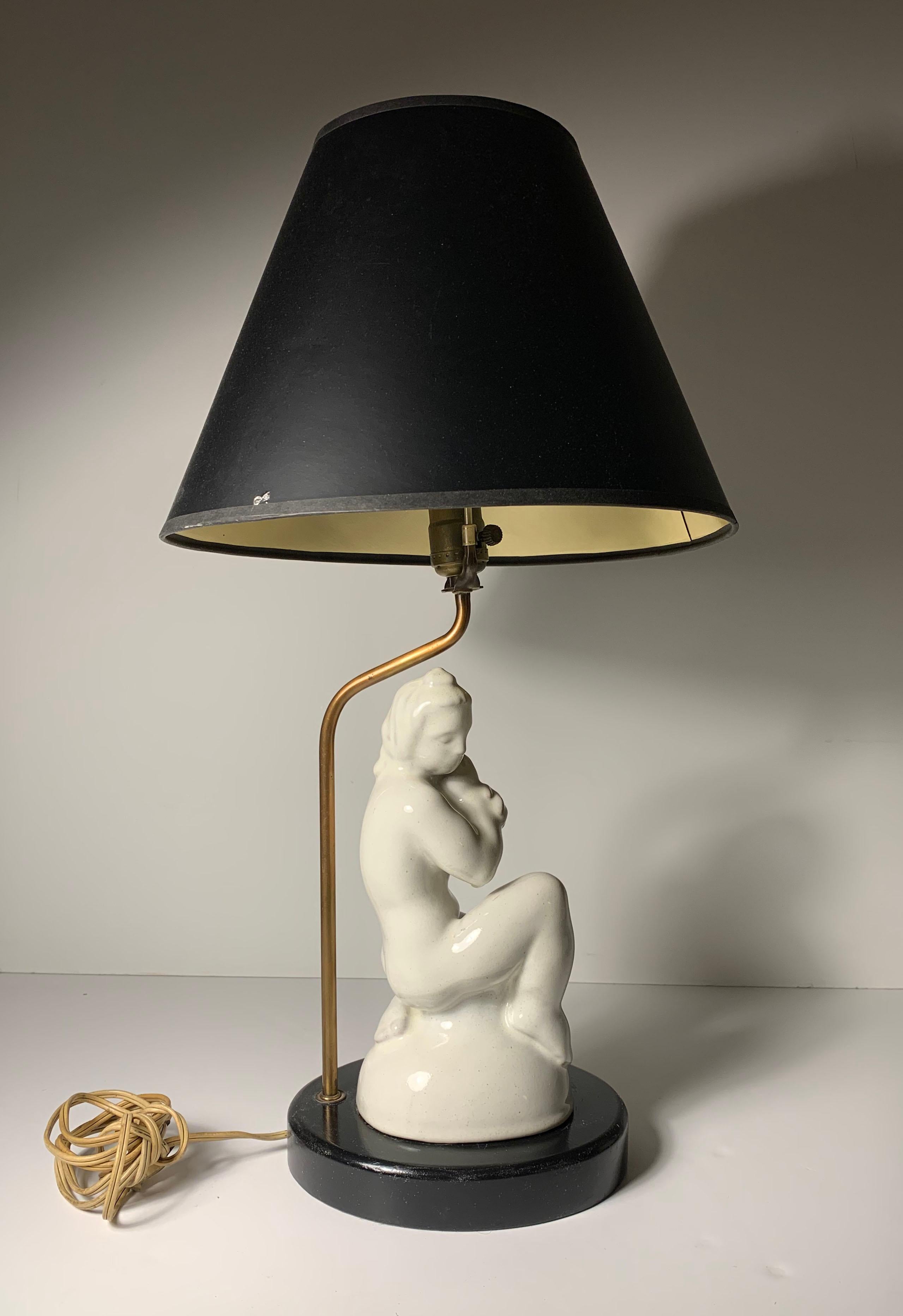 20th Century Art Deco Sculptural Pottery Table Lamp For Sale