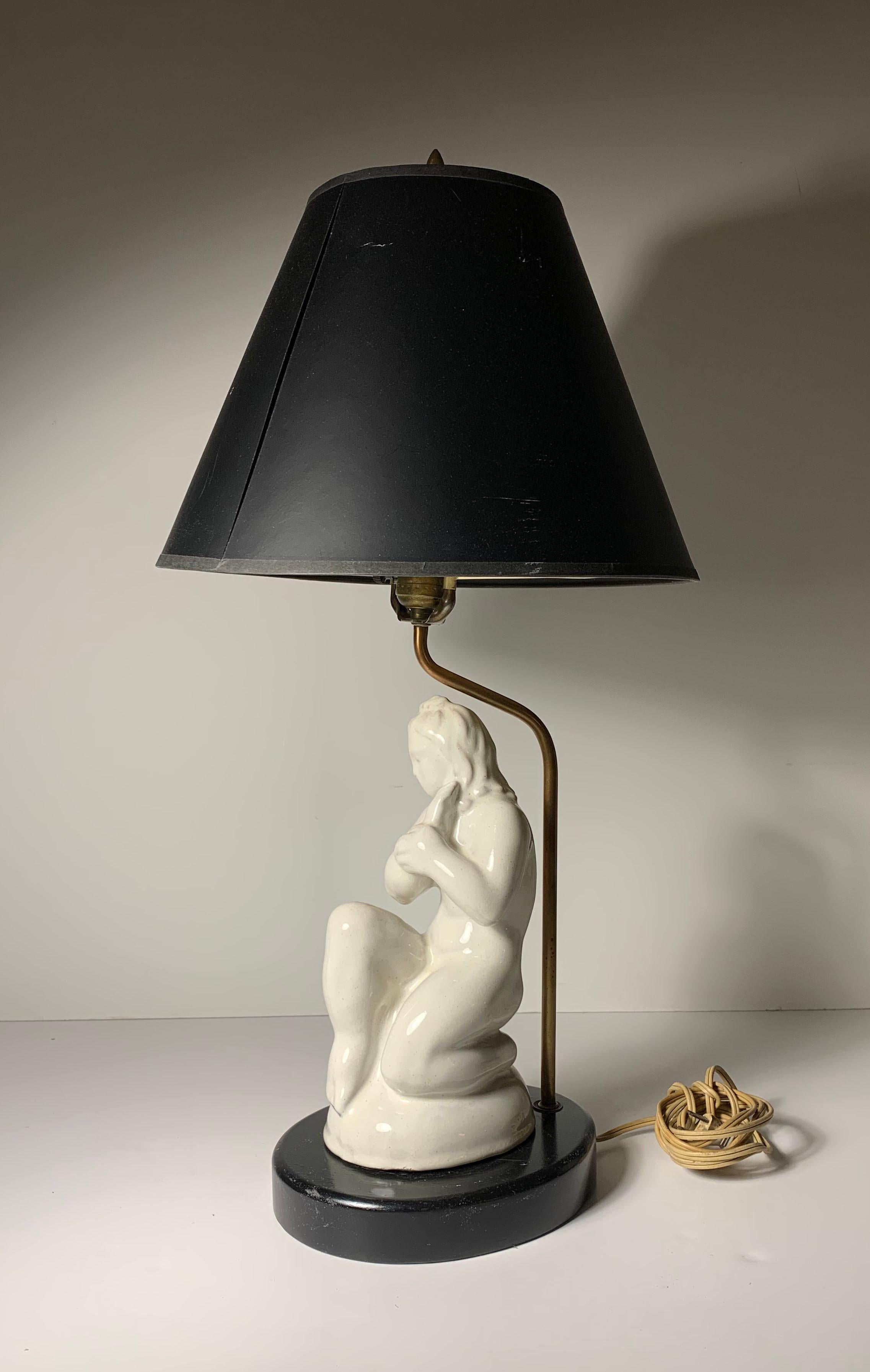 Lampe de table en poterie sculpturale Art déco en vente 1