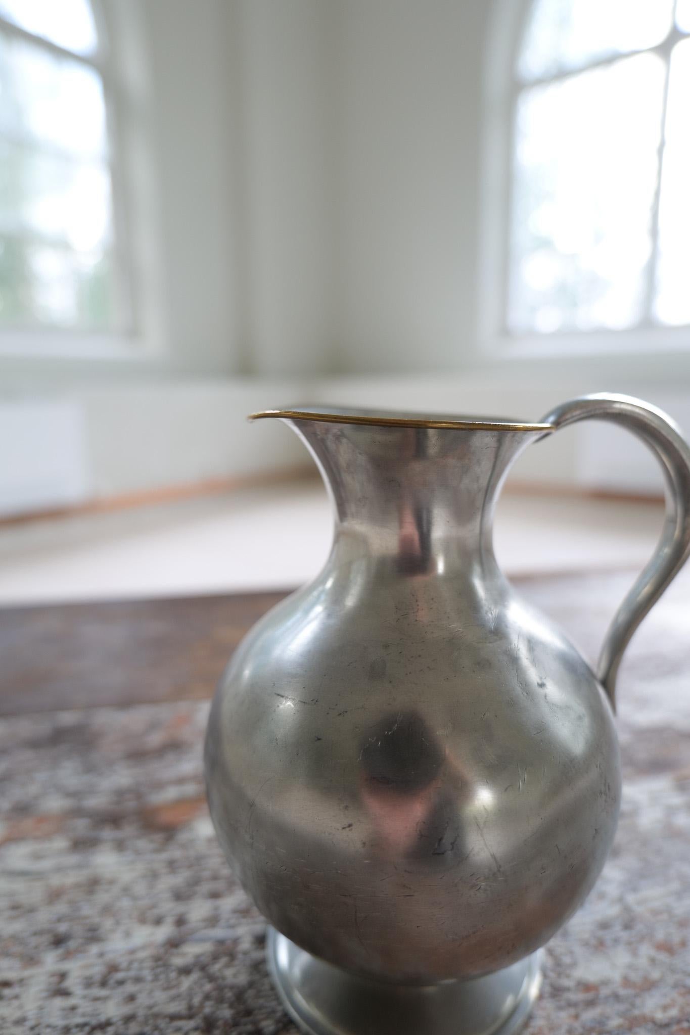 Vaso / Decanter scultoreo Art Deco in peltro Svezia GAB anni '30 in vendita 2