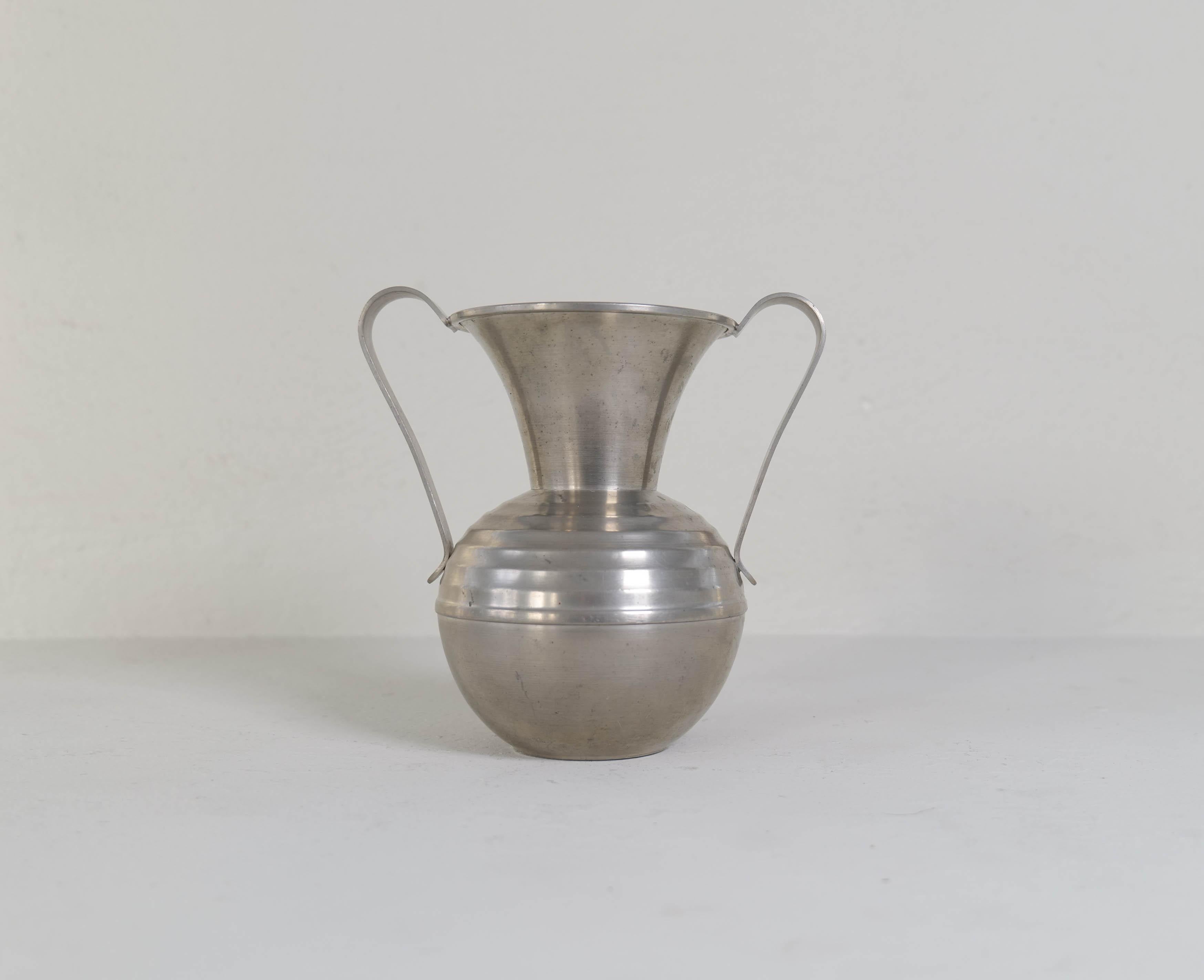 Skulpturale Art-déco-Vase aus Zinn, Norwegen, 1930er Jahre (Art déco) im Angebot