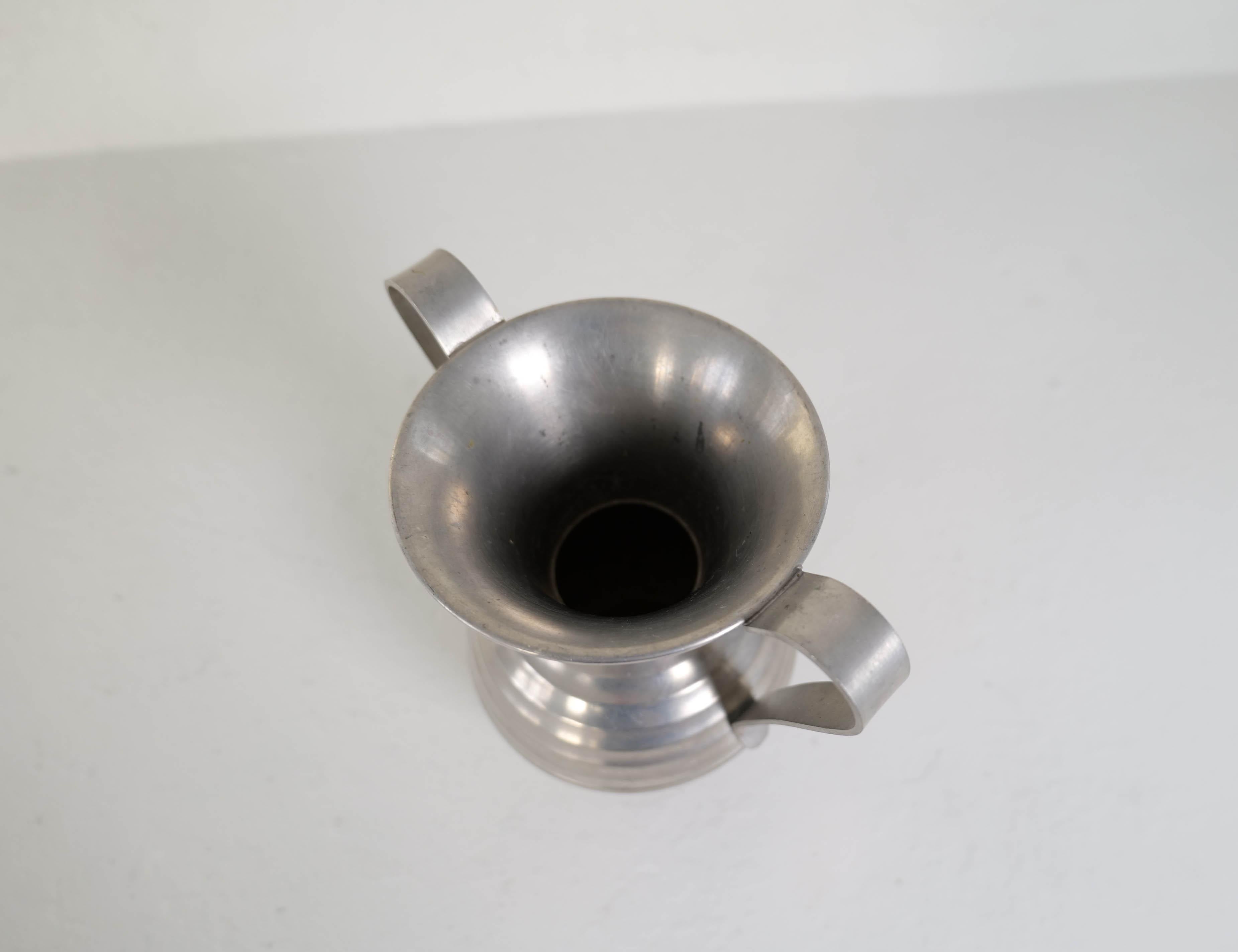 Skulpturale Art-déco-Vase aus Zinn, Norwegen, 1930er Jahre im Angebot 1