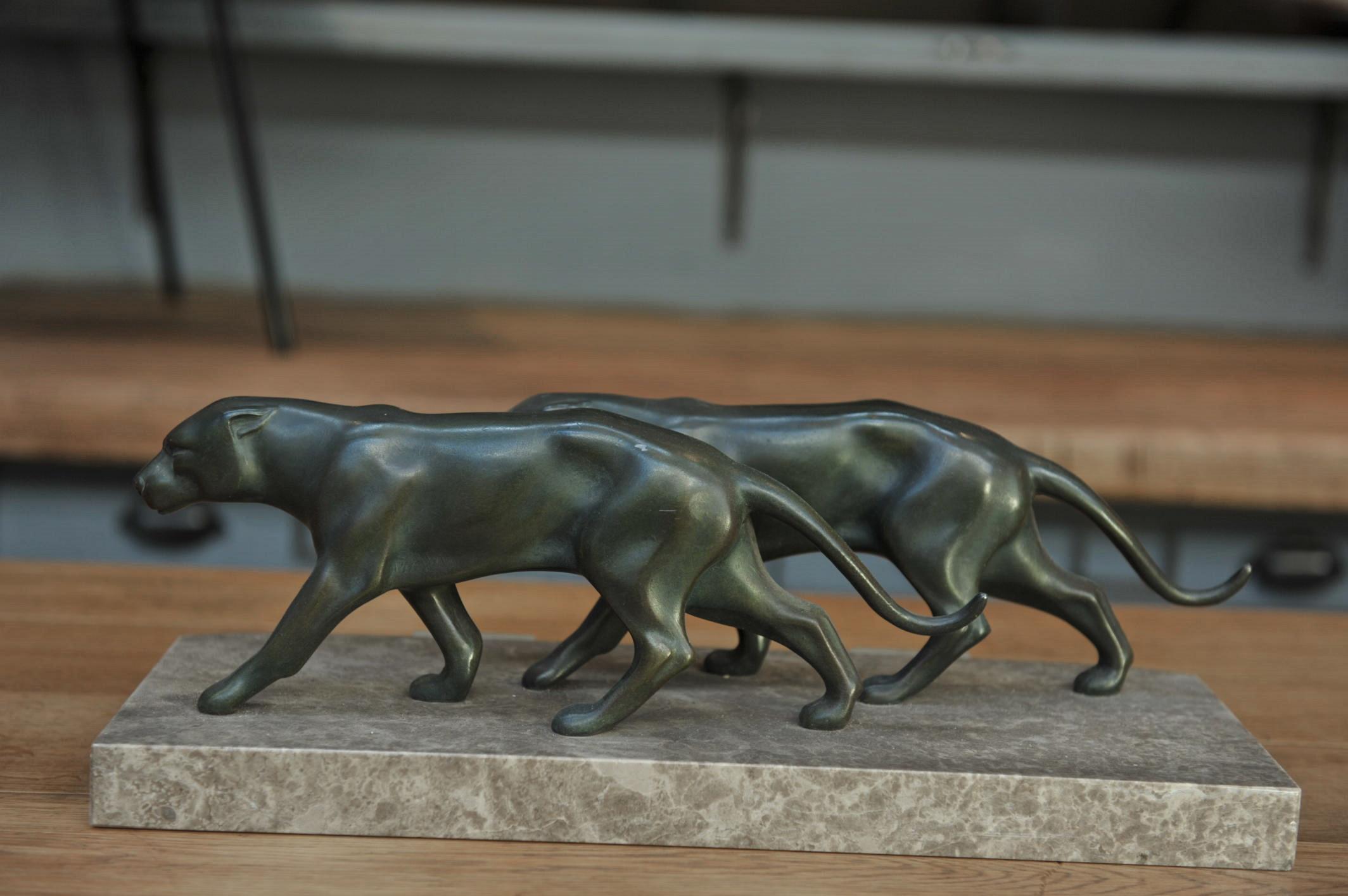 Art Deco Sculpture 2 Panthers on Marble Base, circa 1925 In Good Condition In Roubaix, FR