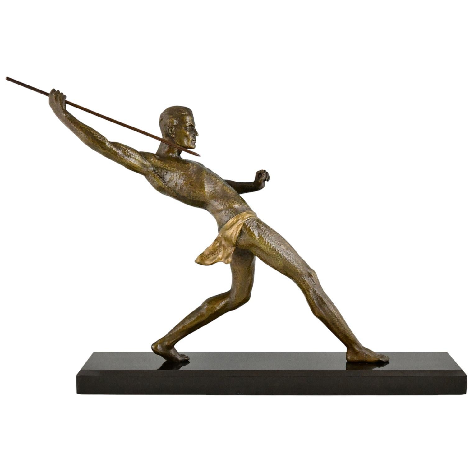 Métal Sculpture Art déco représentant un athlète avec lancer de javelin à lance signée par Limousin, 1930. en vente