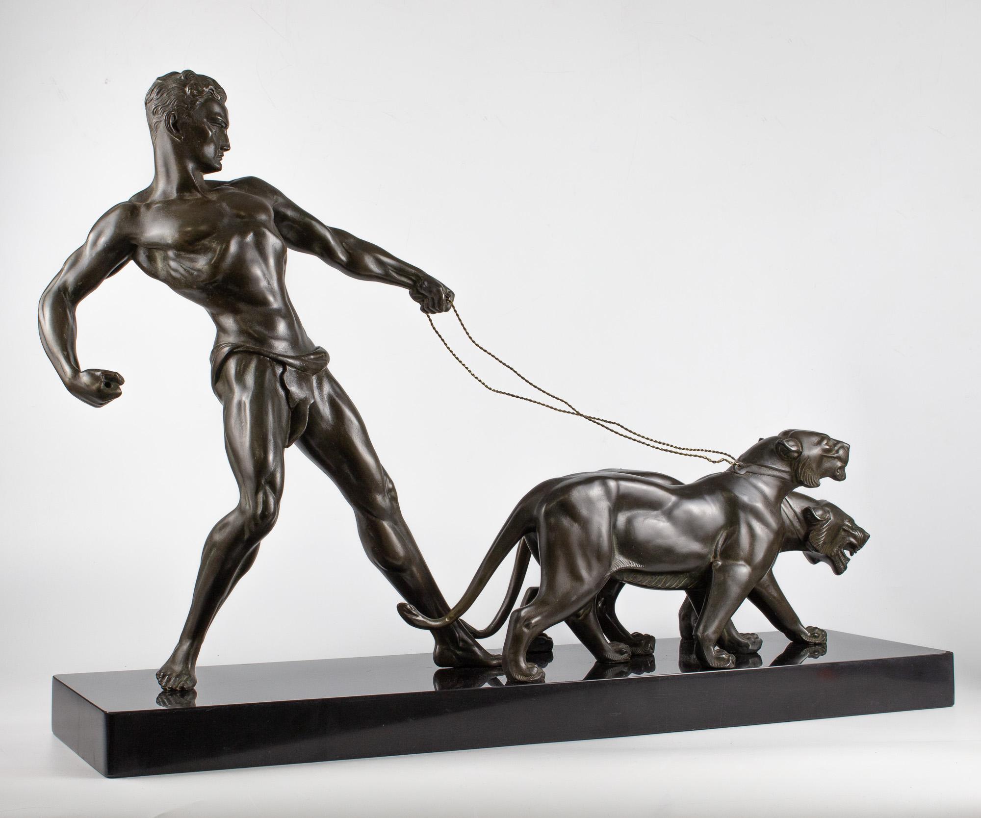 Métal Sculpture Art Dco  Belluarie  de J. de Roncourt en vente