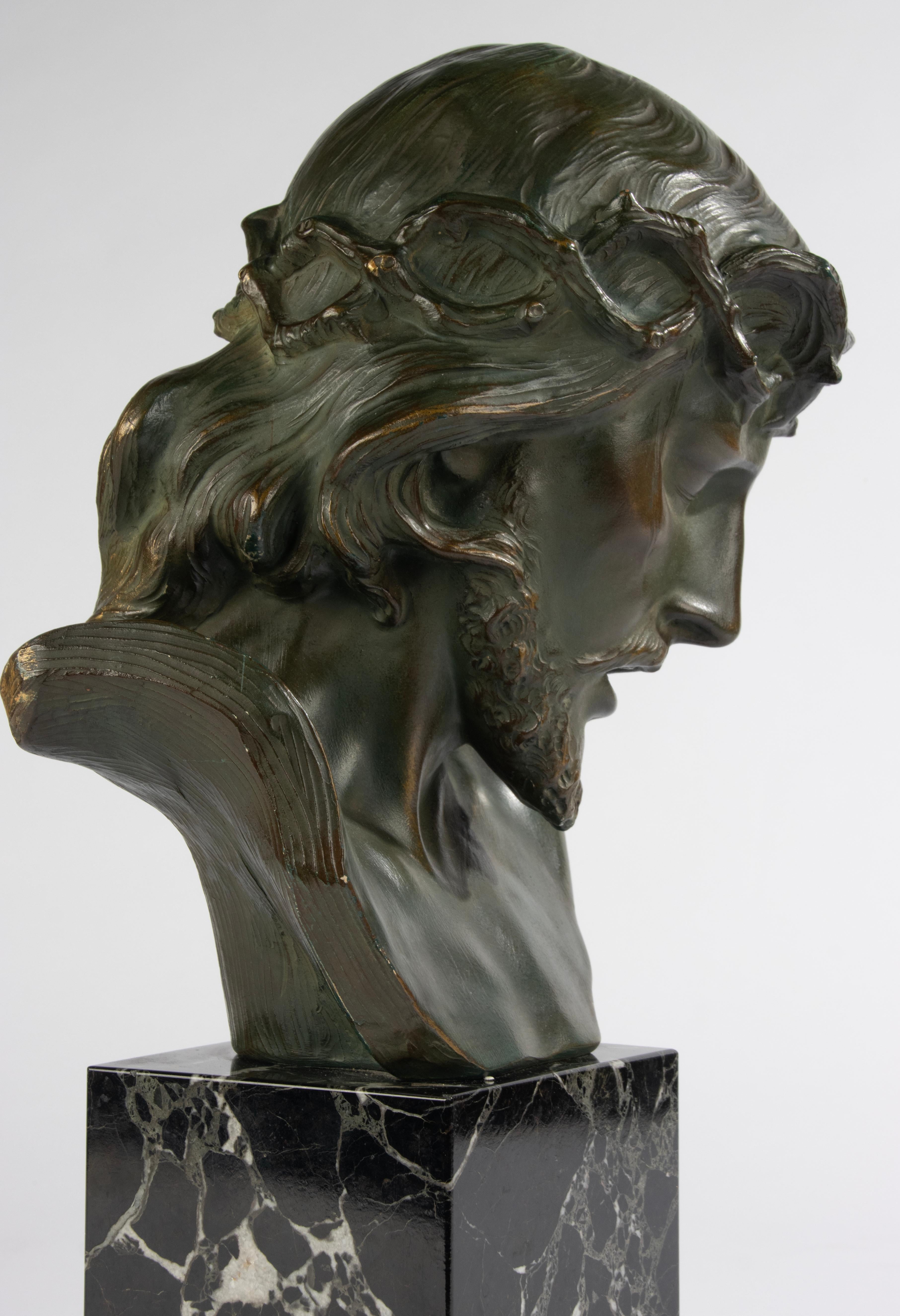 Patiné Sculpture Art déco - Buste de Jésus-Christ - Johannes Dommisse - Terracotta en vente