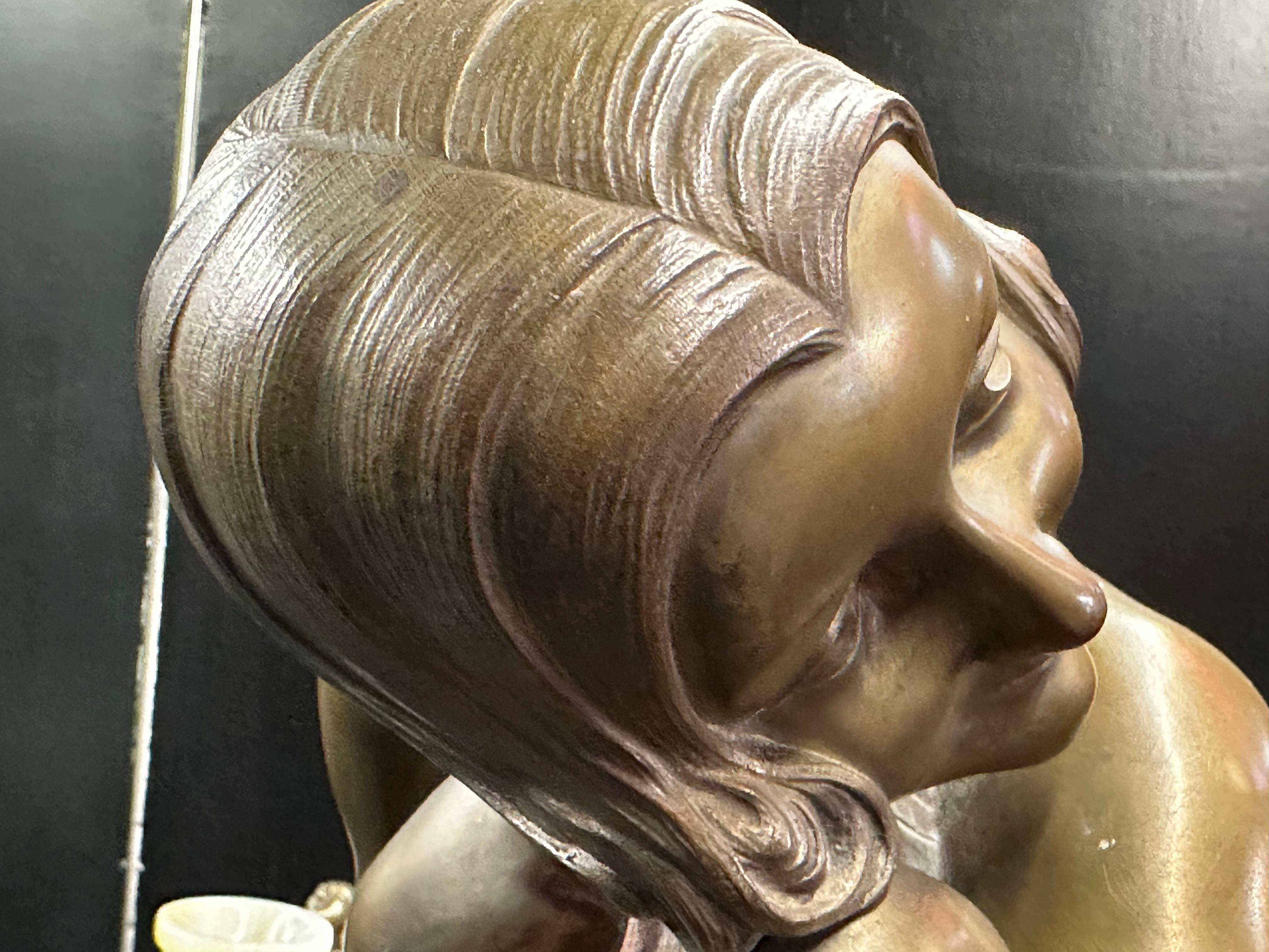 Art-Déco-Skulptur von Armand Godard „Draped Woman“ (Mitte des 20. Jahrhunderts) im Angebot