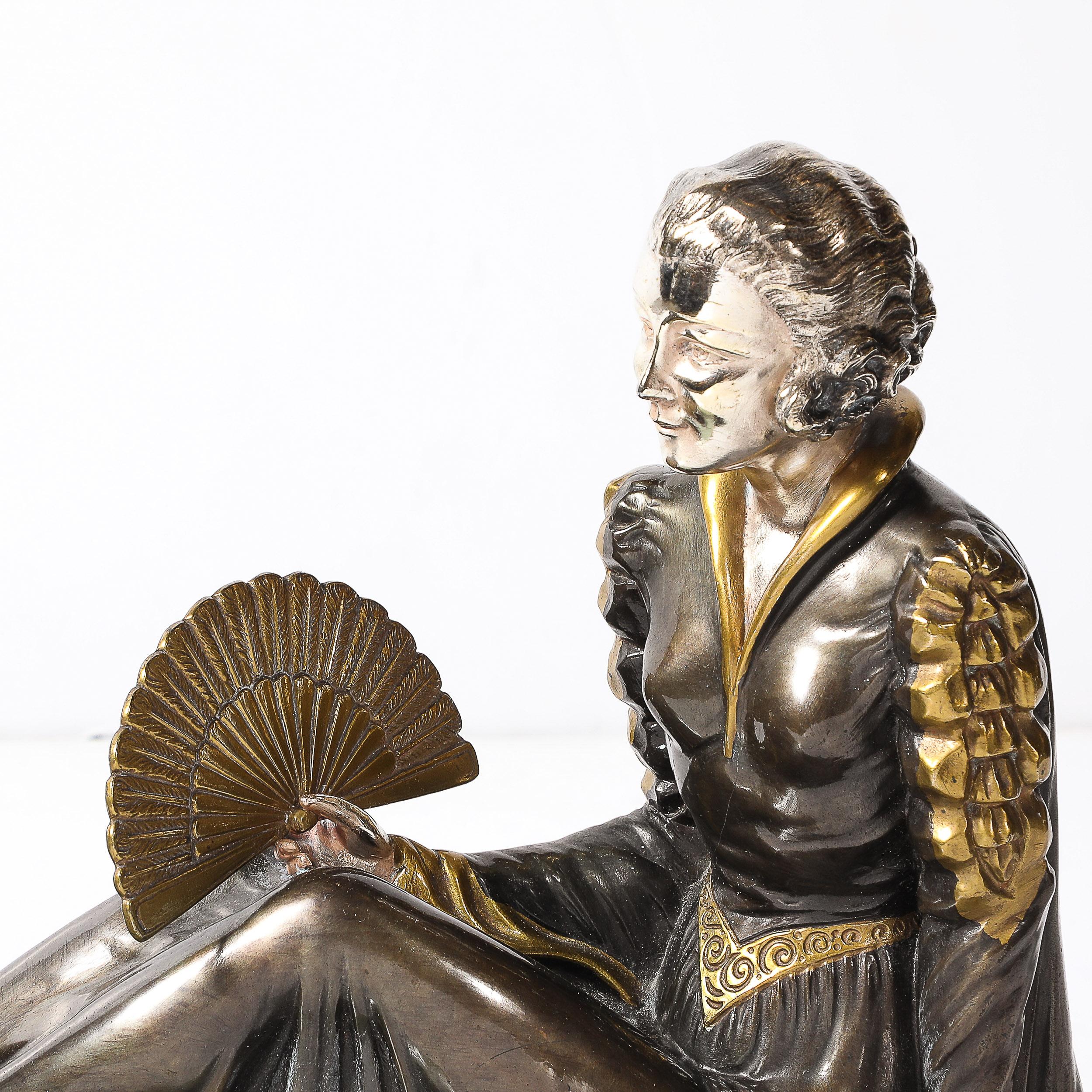 Questa squisita scultura Artistics del celebre artista Limousin è una splendida rappresentazione dell'eleganza e dell'artigianato degli anni Trenta. Il pezzo ritrae una donna aggraziata seduta in serena compostezza, accompagnata dal suo fedele cane.