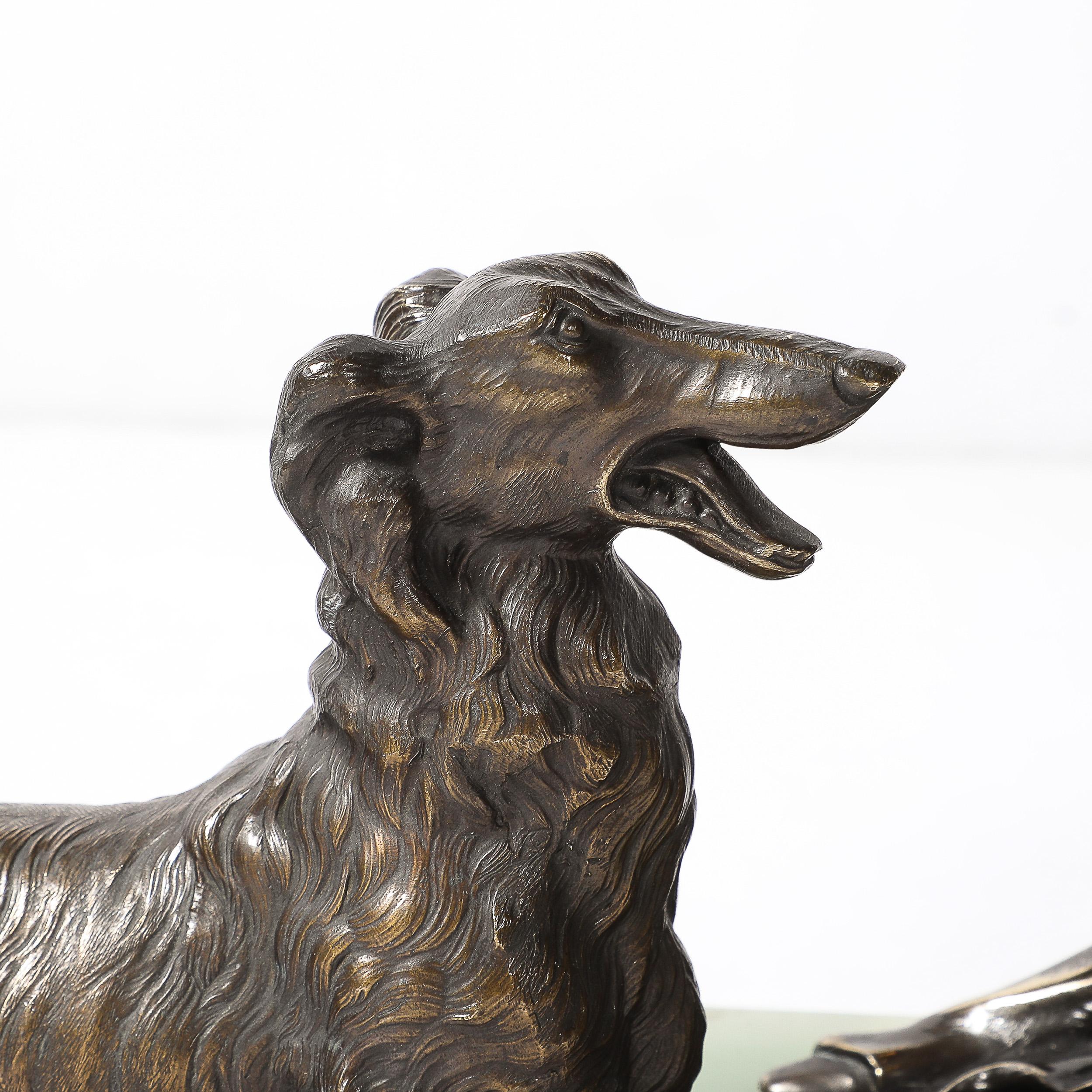 Metà XX secolo Scultura Art Déco di Limousin raffigurante donna seduta con cane su base di marmo esotico in vendita