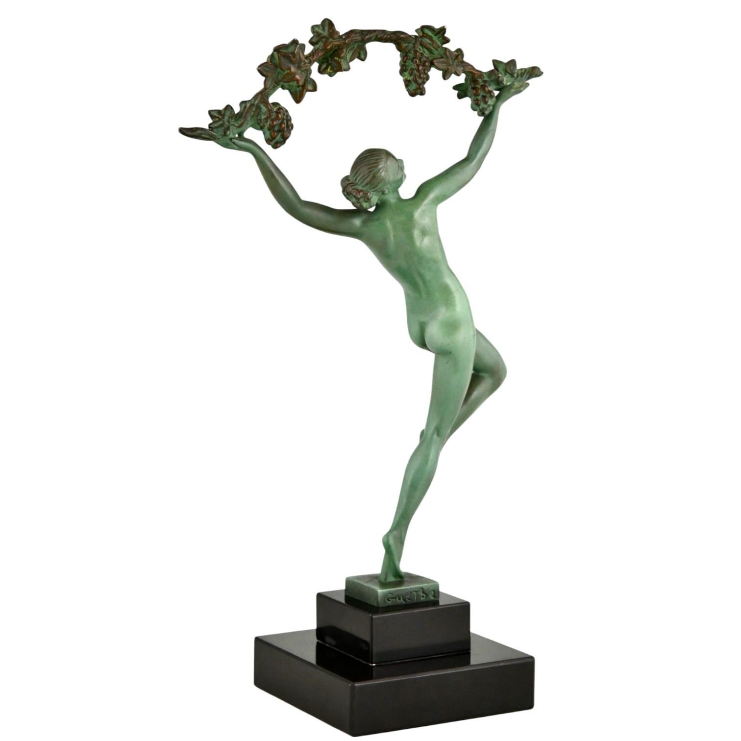 Art Deco Skulptur Tänzerin mit Weintrauben Griserie Guerbe für Max Le Verrier im Zustand „Gut“ im Angebot in Antwerp, BE