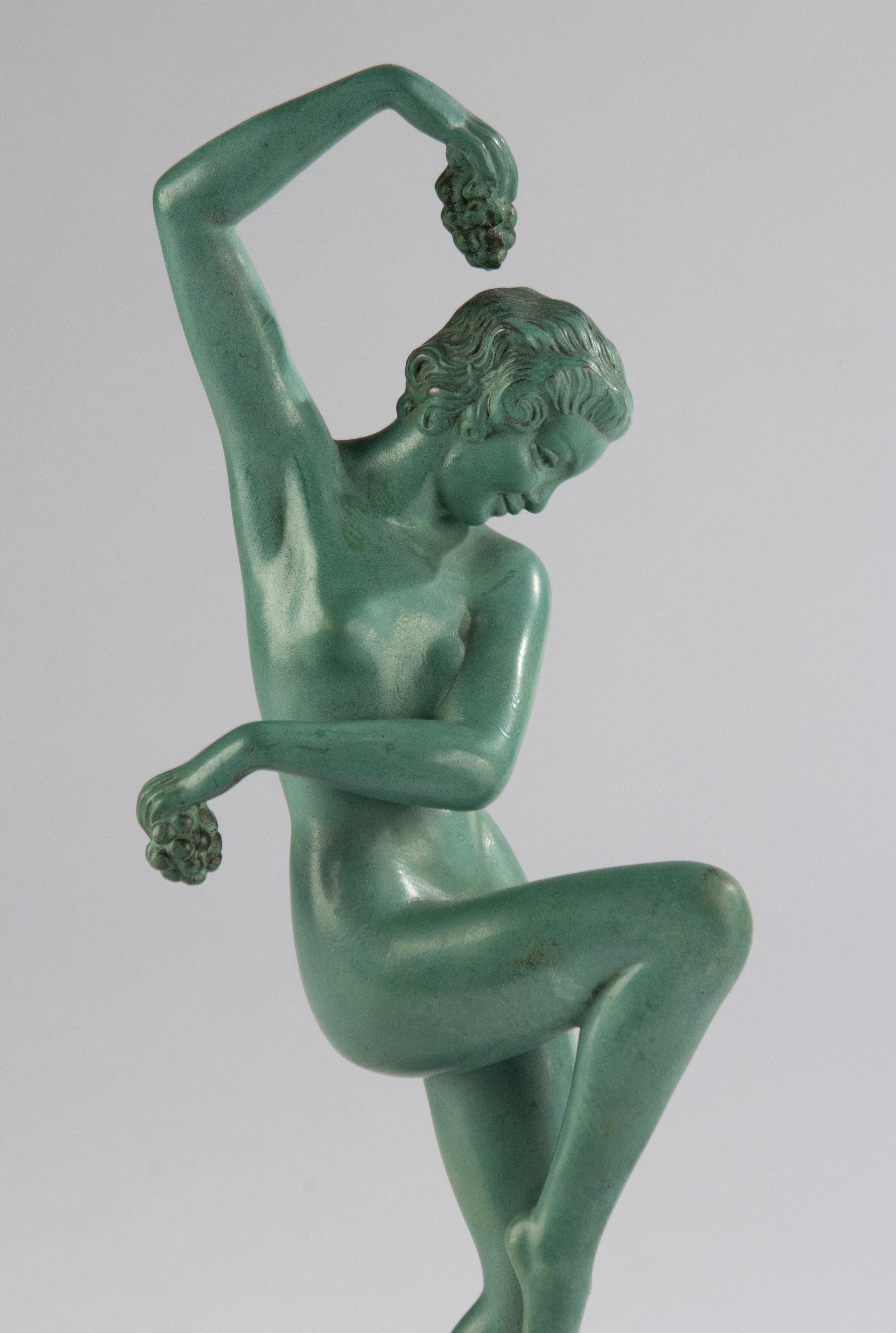 Francese Scultura Art Déco - Donna che balla - Di DENIS - Max Verrier - Speltro patinato in vendita