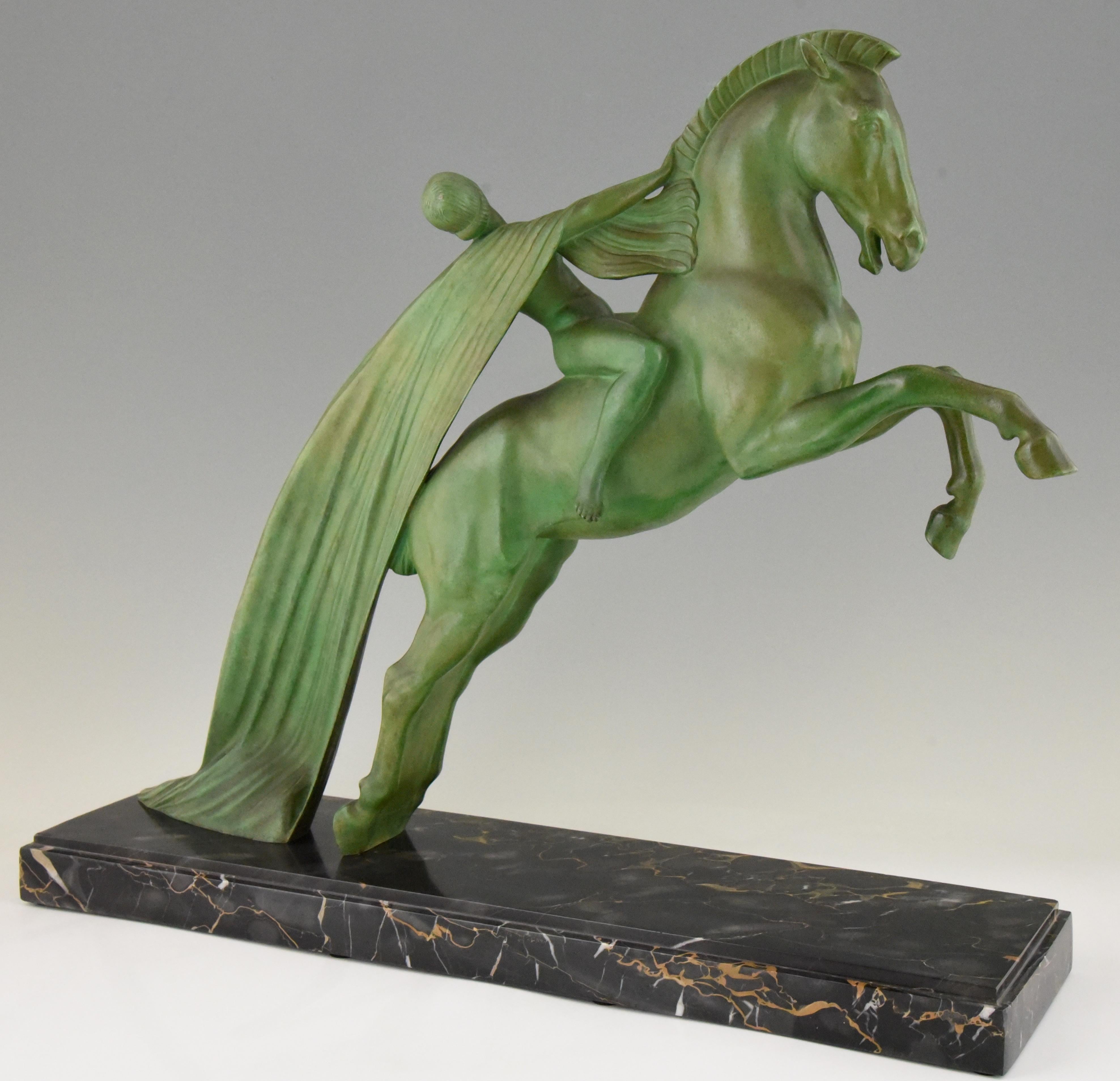 Art Deco Sculpture of a Female Nude on a Horse by Charles Charles  1930 France im Zustand „Gut“ in Antwerp, BE