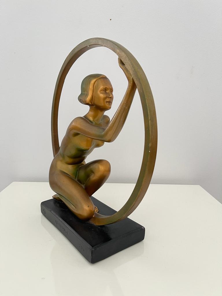English Art-Deco Sculpture, Girl in a hoop, 1930 by Giuseppe Leonardi (Leonardene Co) For Sale
