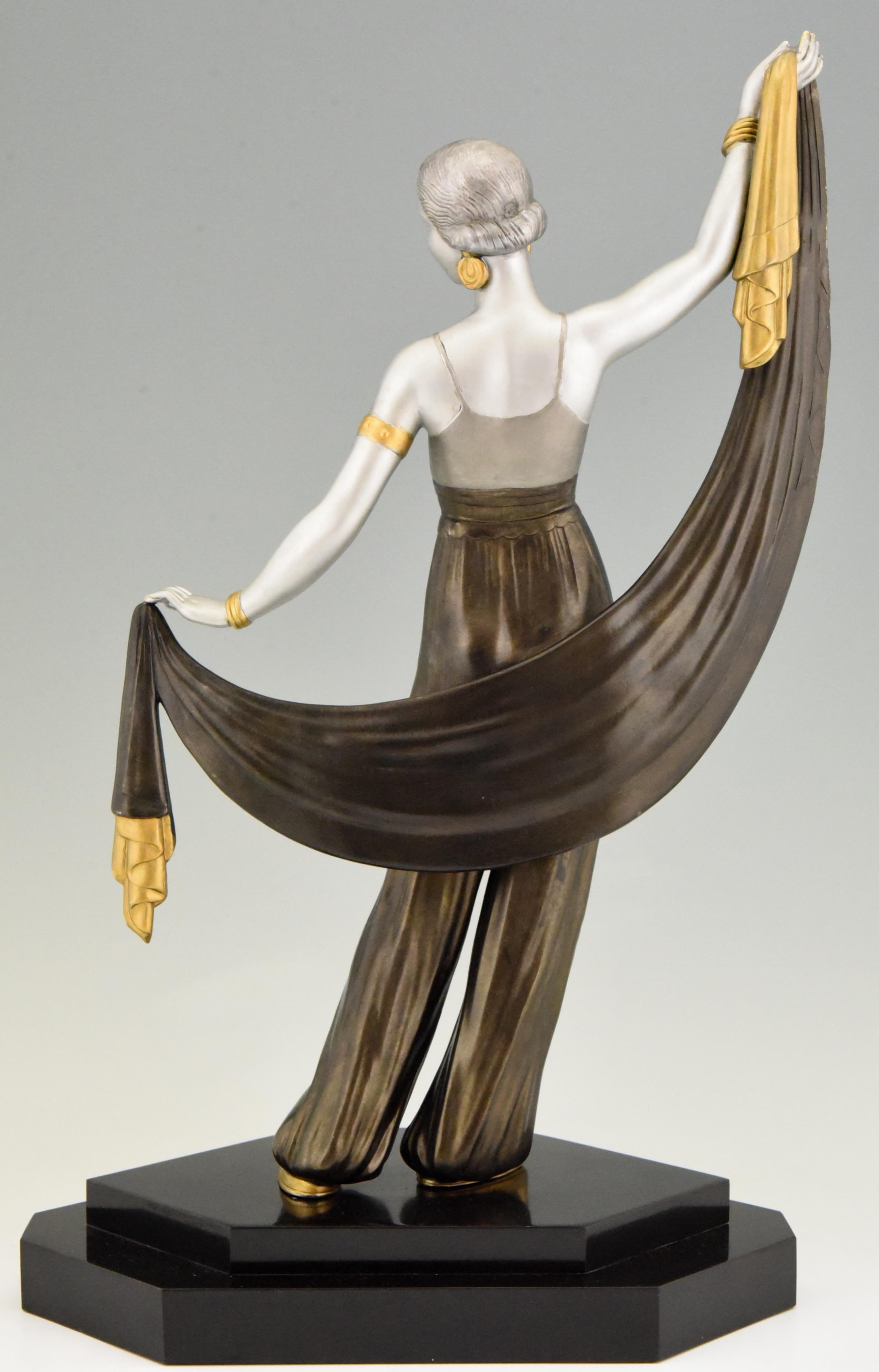Art Deco Sculpture Harem Dancer Salvador, France, 1930 In Good Condition In Antwerp, BE