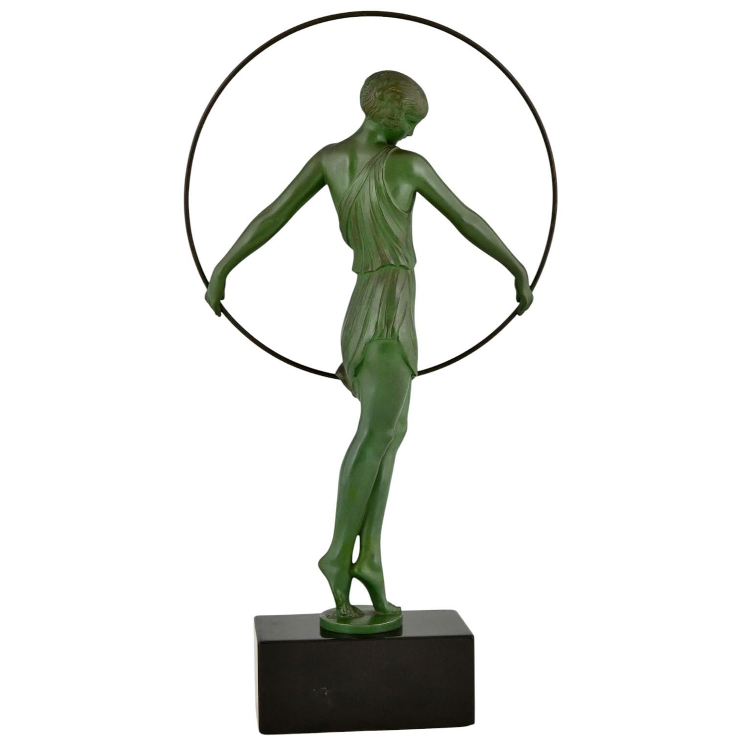 Francese Scultura Art Deco Harmonie Hoopdancer di Art Verrier & Le Faguays in vendita