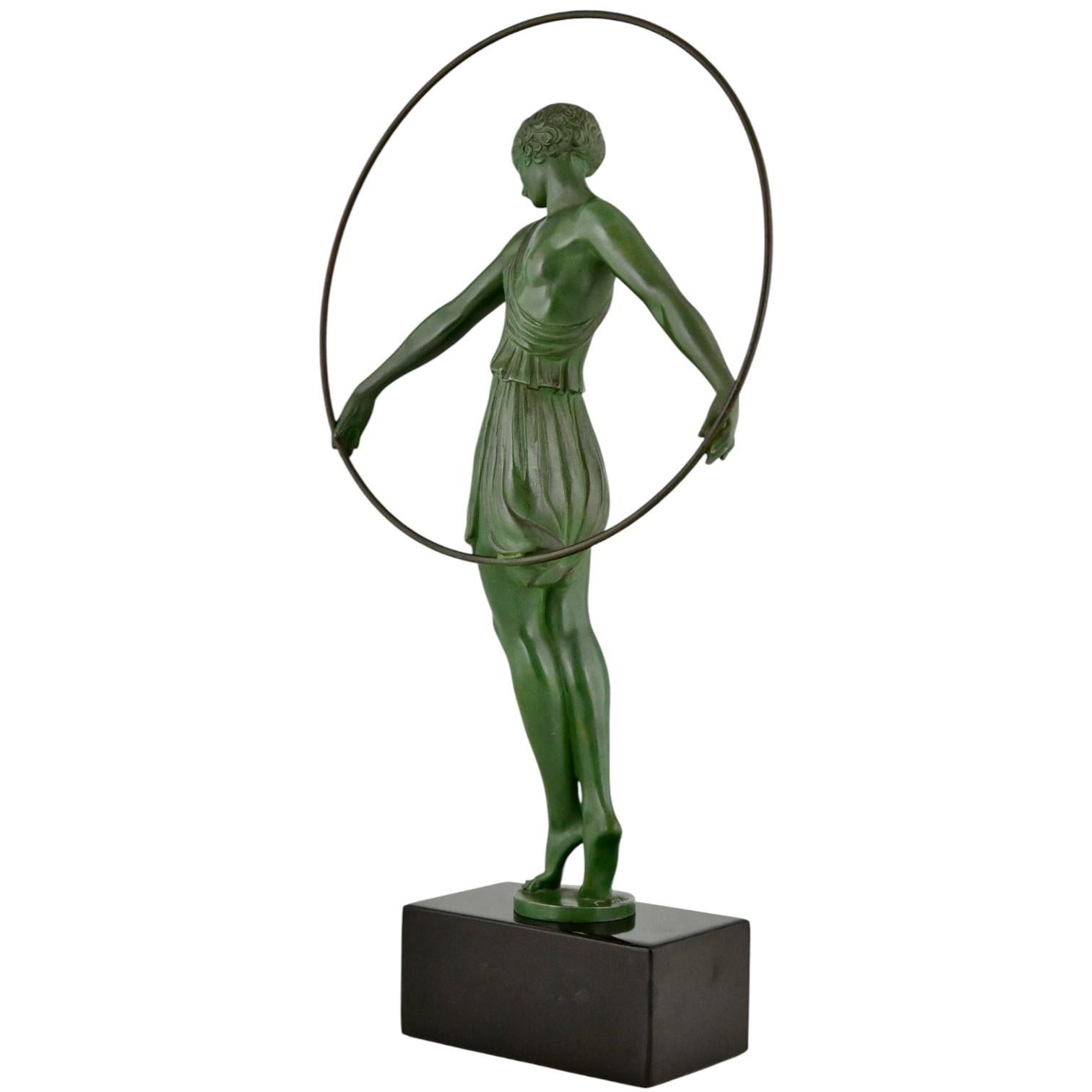 Scultura Art Deco Harmonie Hoopdancer di Art Verrier & Le Faguays In condizioni buone in vendita a Antwerp, BE