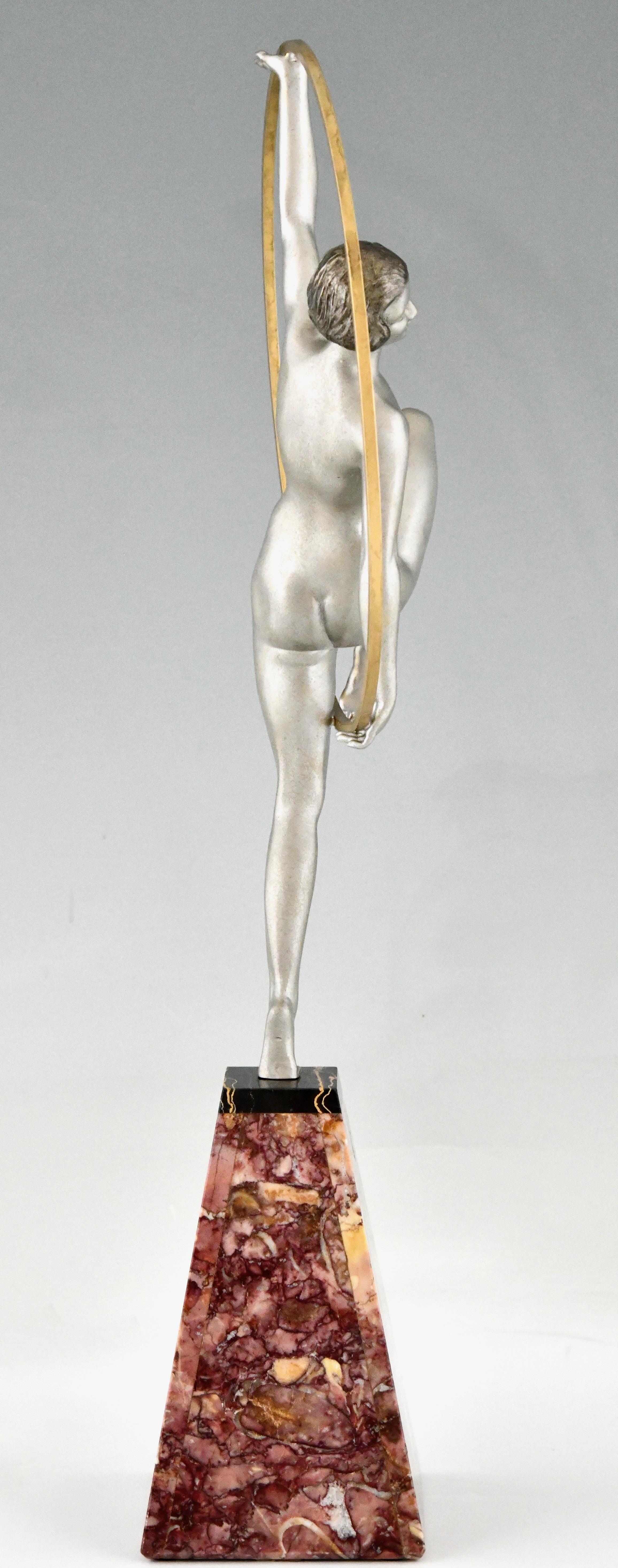Art Deco sculpture hoop dancer by Limousin France 1930 In Good Condition For Sale In Antwerp, BE