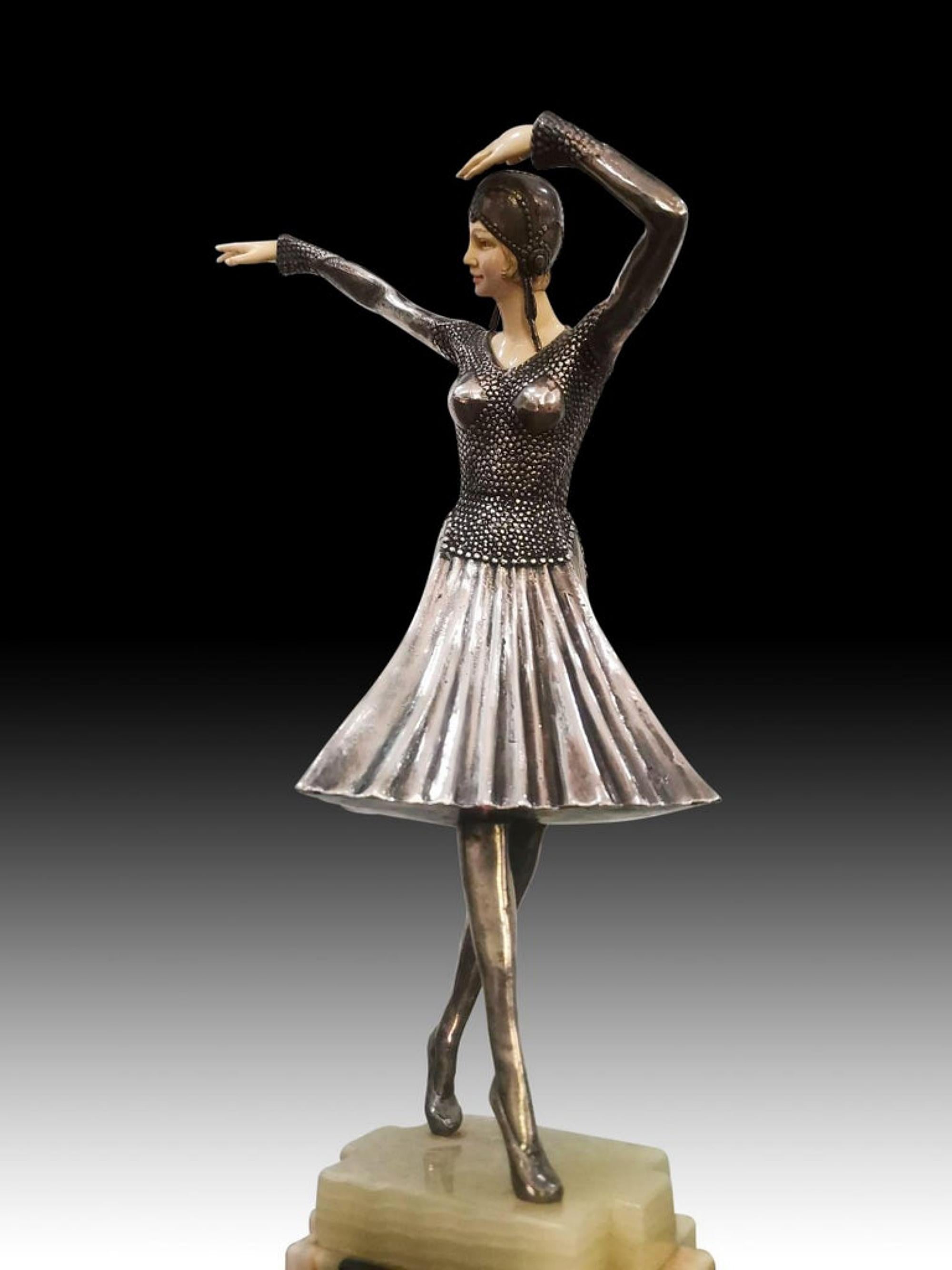 Art Deco Sculpture in Bronze 4