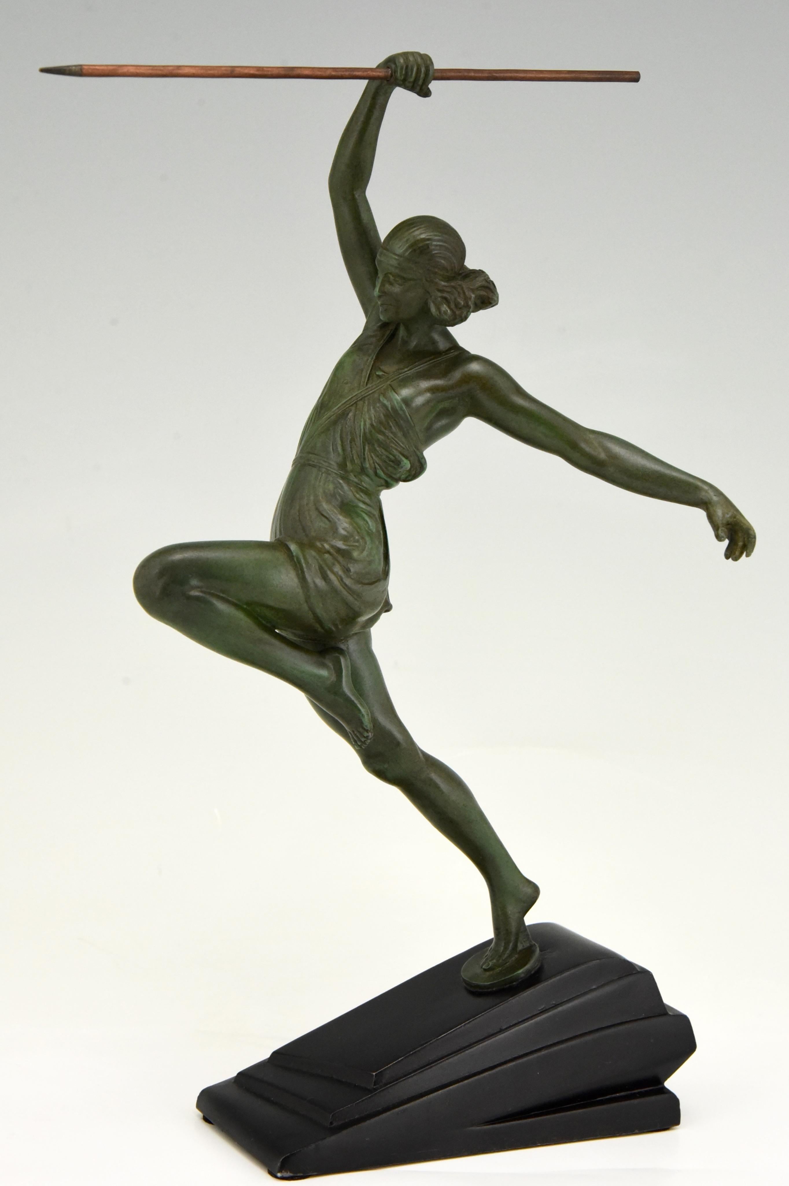 Very nice Art Deco sculpture of a female javelin thrower on a black metal base signed by Fayral, pseudonym of Pierre Le Faguays, France, 1930.
Literature:
“Bronzes, sculptors and founders” by H. Berman, Abage. “Art deco sculpture” by Victor Arwas,