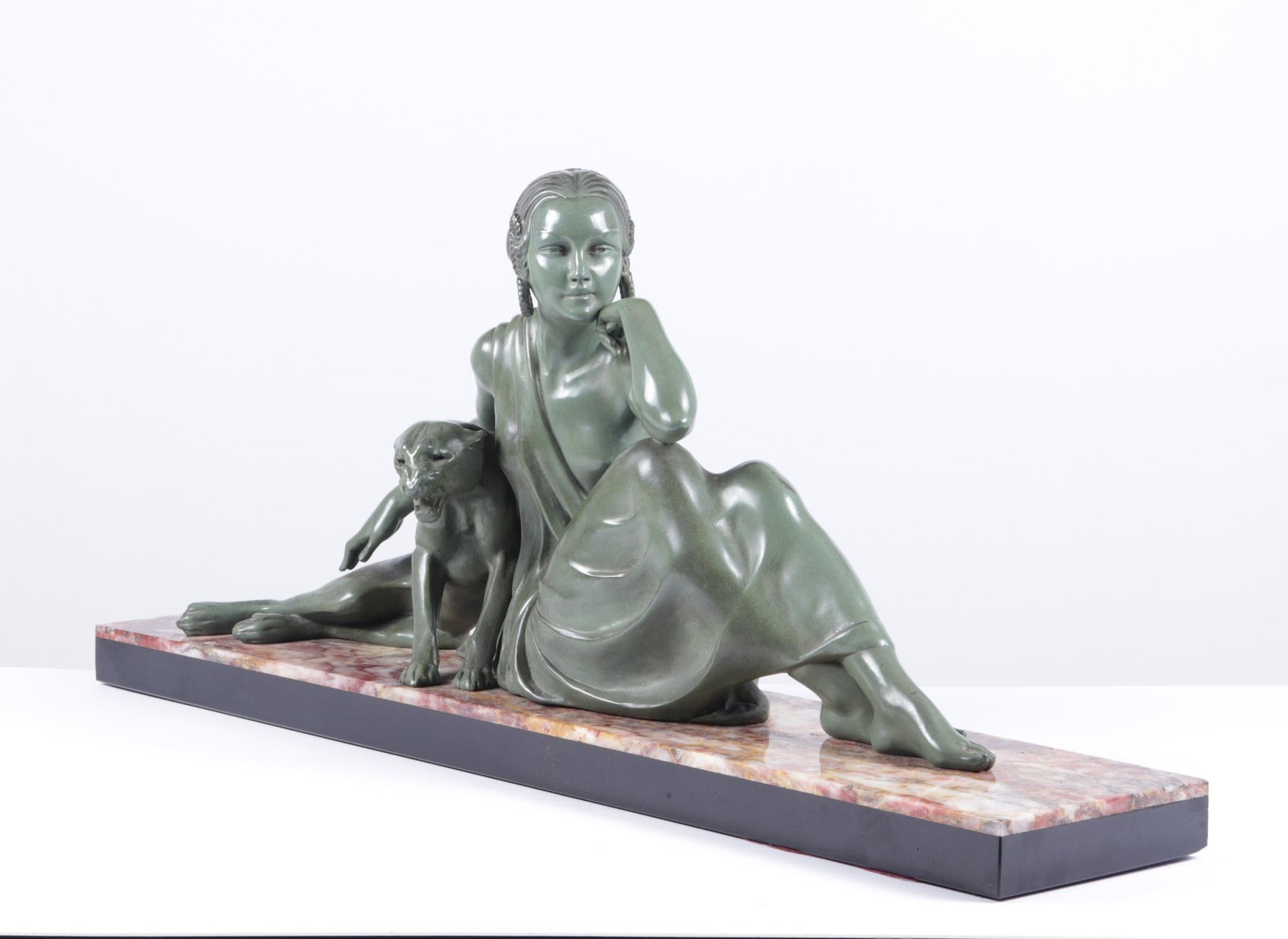Français Sculpture Art Déco Lady and Panther d'Armand Godard, vers 1930
