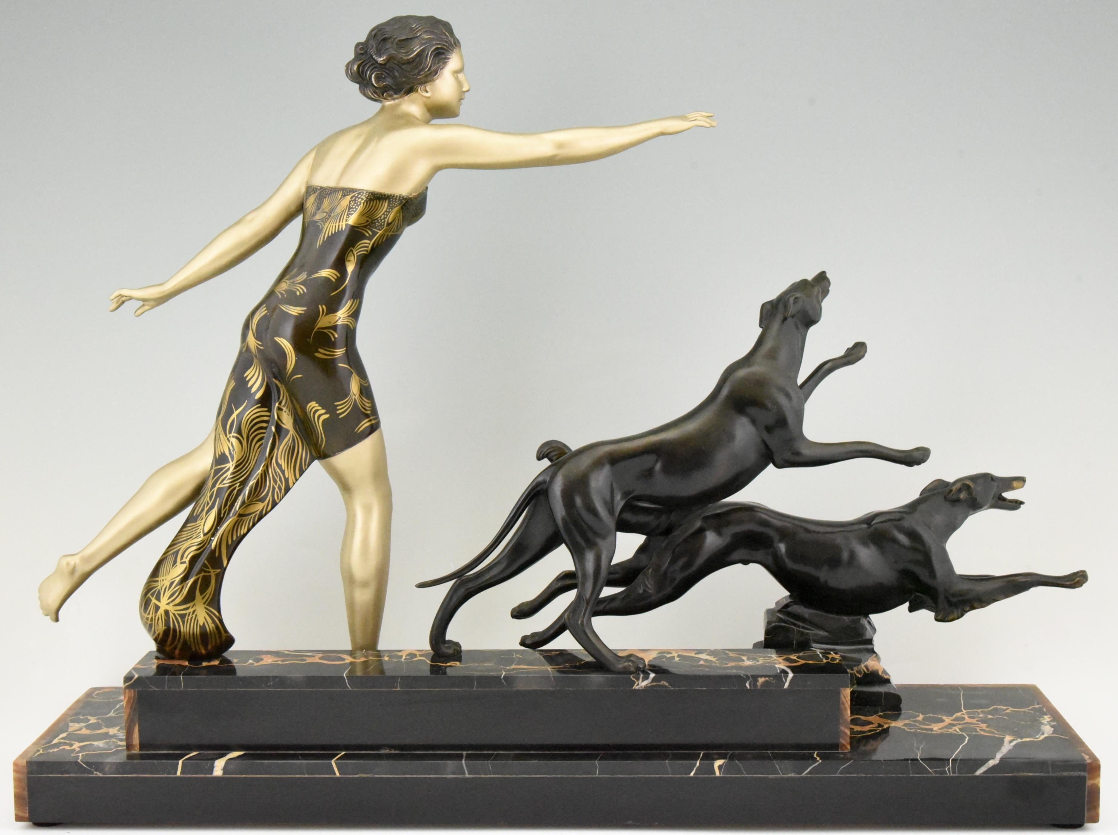 Art Deco Sculpture Lady with Dogs by Uriano, France, 1930 In Good Condition In Antwerp, BE
