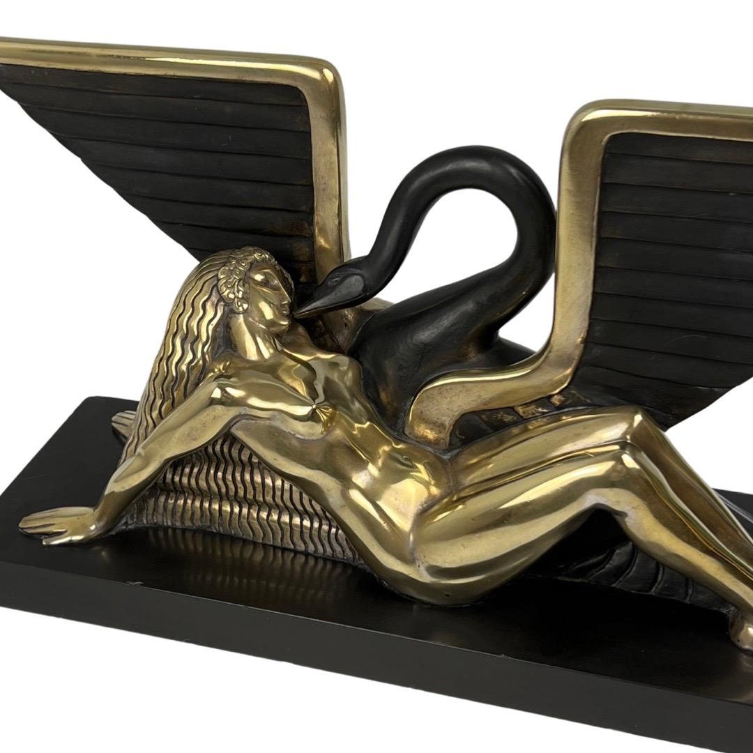 Sculpture Art Déco en bronze argenté et patiné noir 