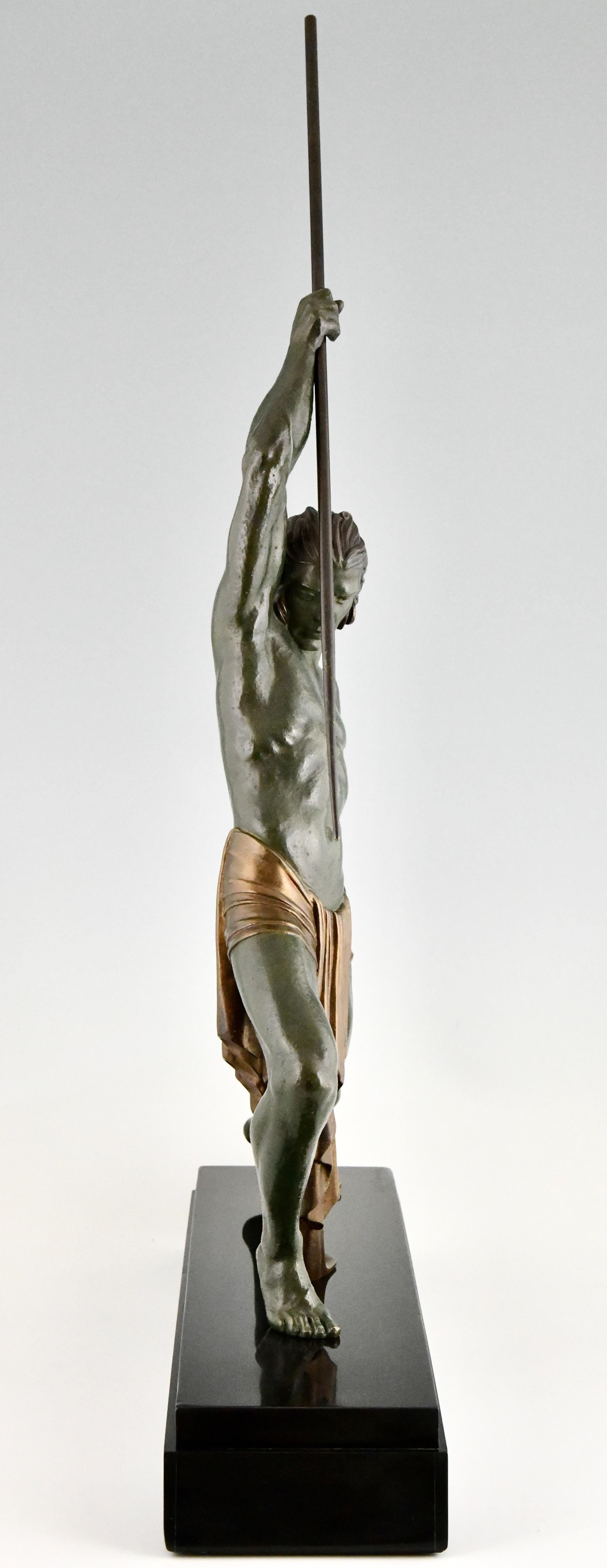 Métal Sculpture Art Déco homme avec lance par Demetre H. Chiparus France 1934 en vente
