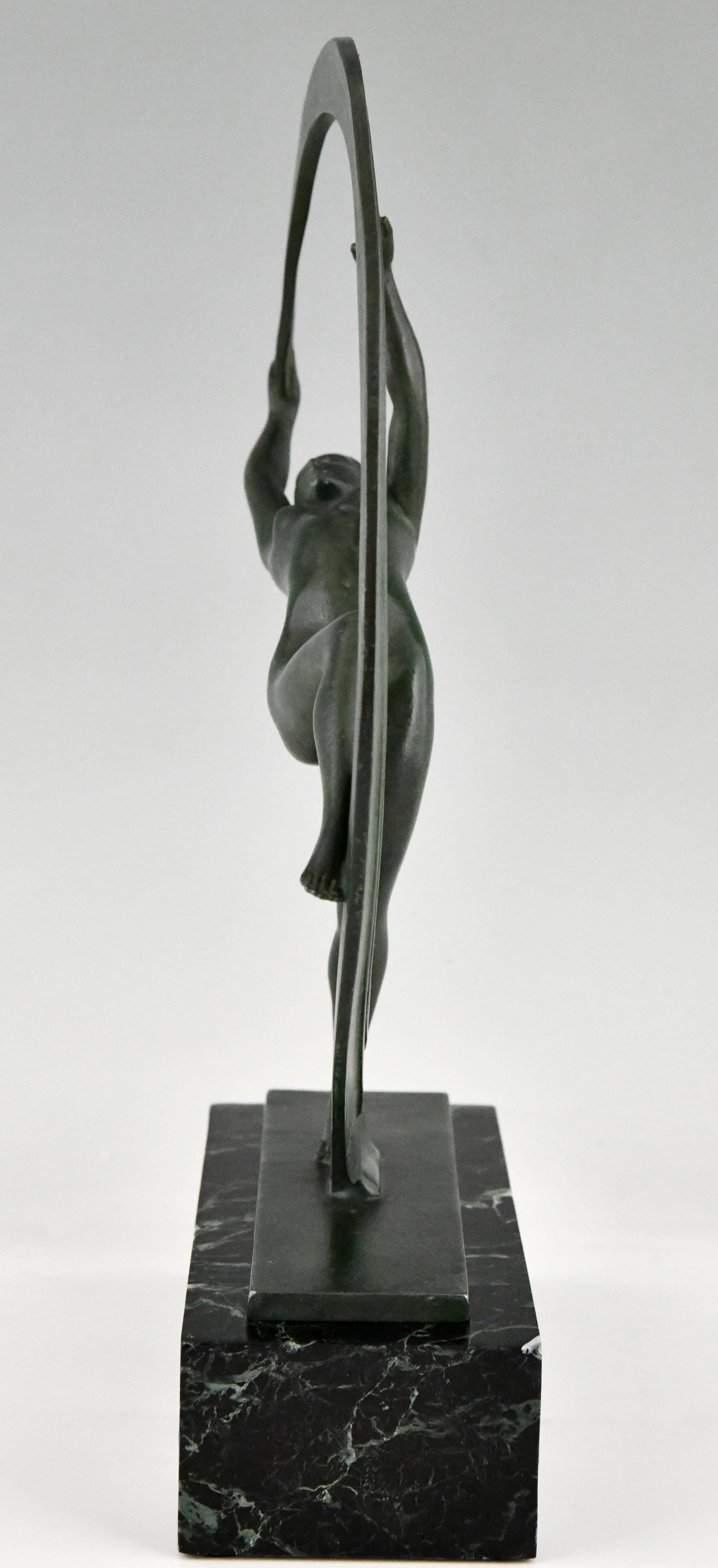 Escultura Art Déco bailarina desnuda con pañuelo Bacchanale de Janle para Max Le Verrier Francés en venta