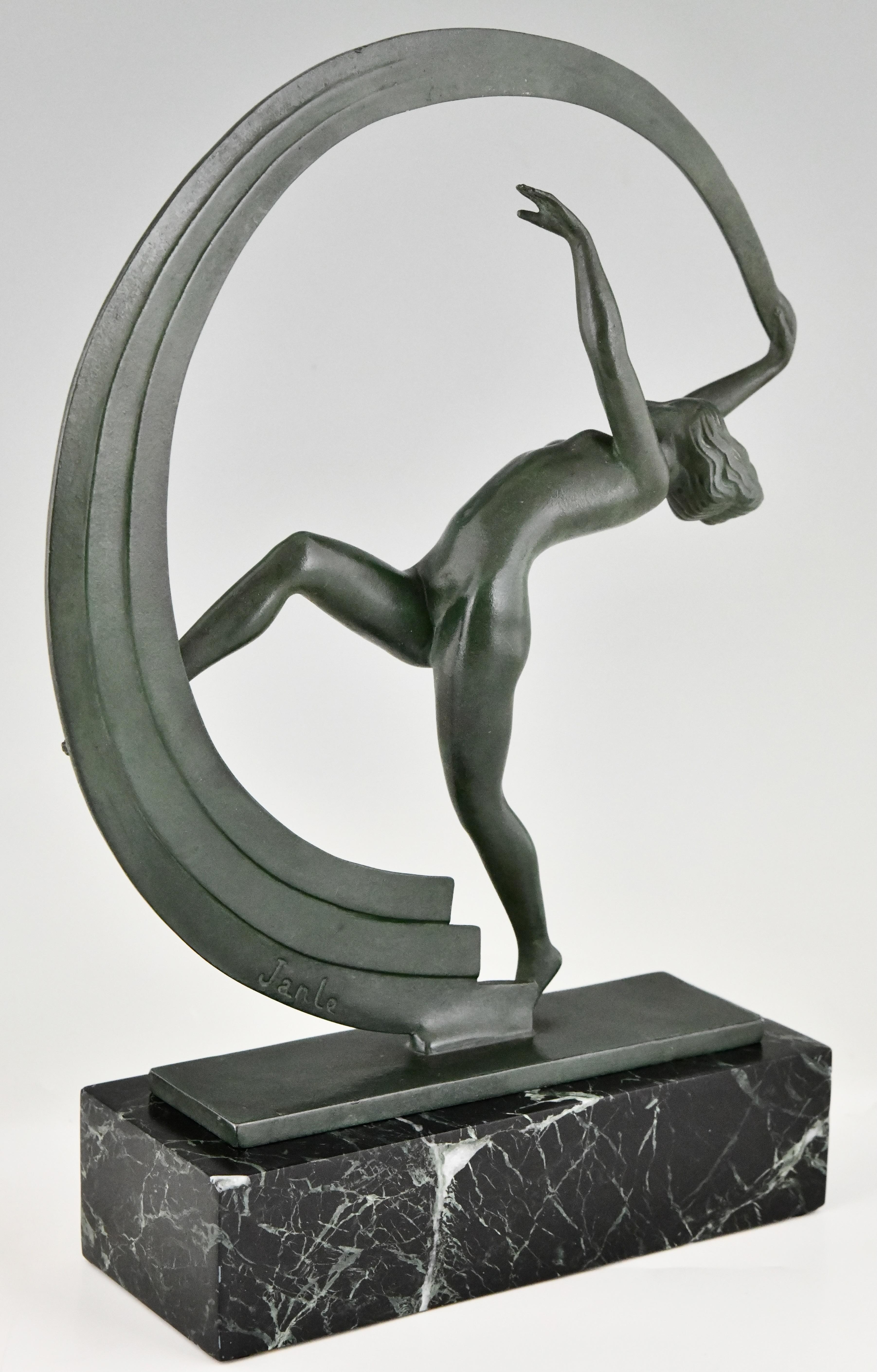 Escultura Art Déco bailarina desnuda con pañuelo Bacchanale de Janle para Max Le Verrier Patinado en venta