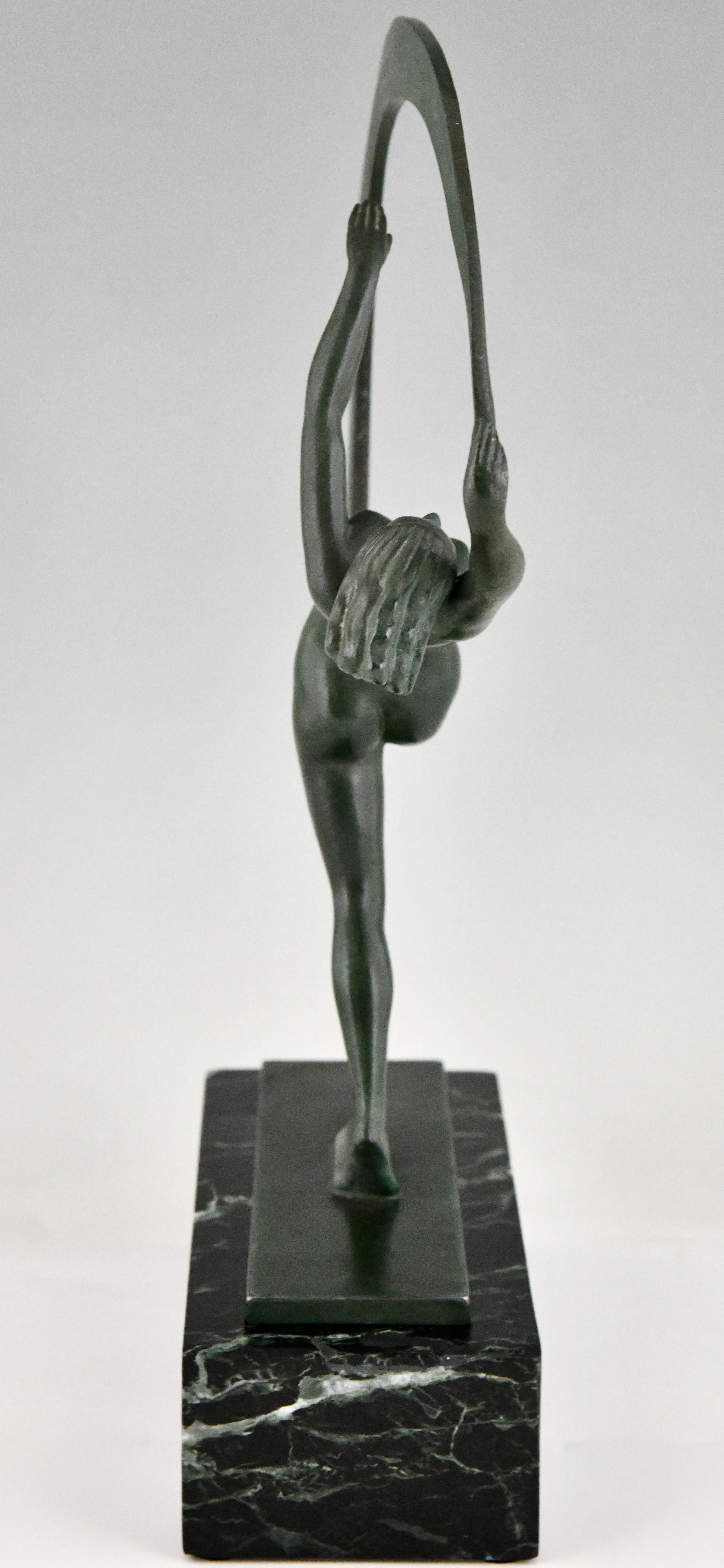 Escultura Art Déco bailarina desnuda con pañuelo Bacchanale de Janle para Max Le Verrier Metal en venta