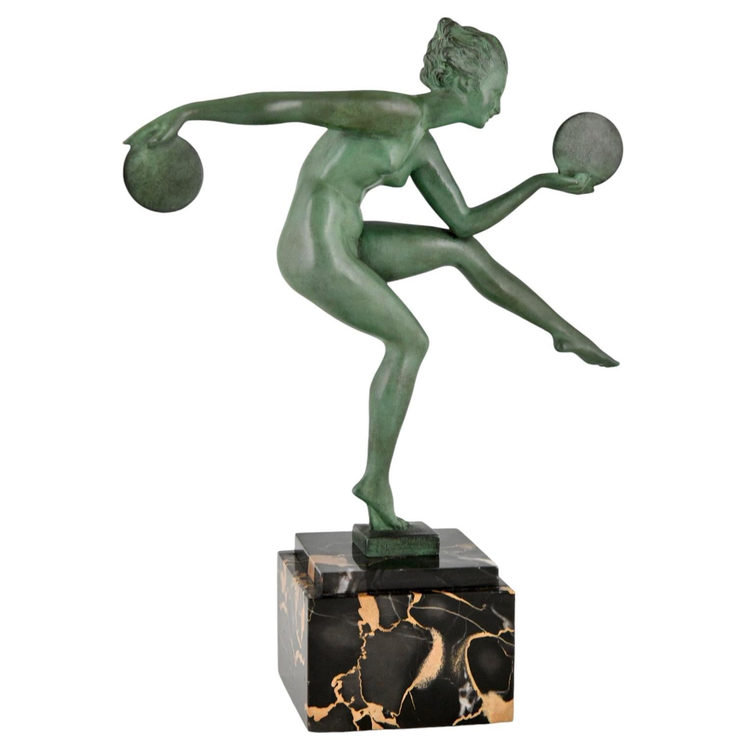 Art Deco sculpture nude disc dancer by Derenne & Max Le Verrier, France 1930. For Sale 1