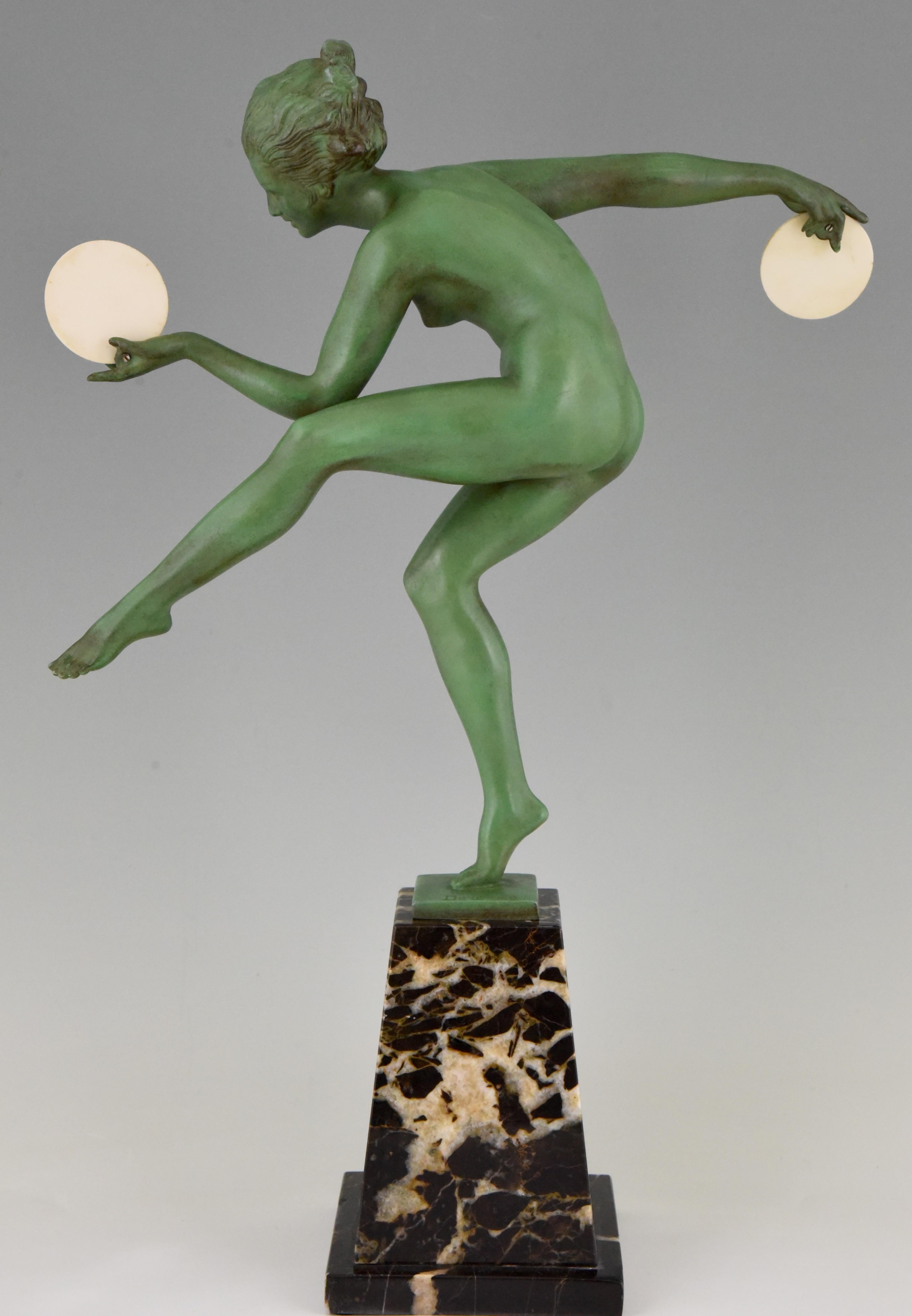 Art Deco Sculpture Nude Disc Dancer Derenne, Marcel Bouraine, 1930 In Good Condition In Antwerp, BE