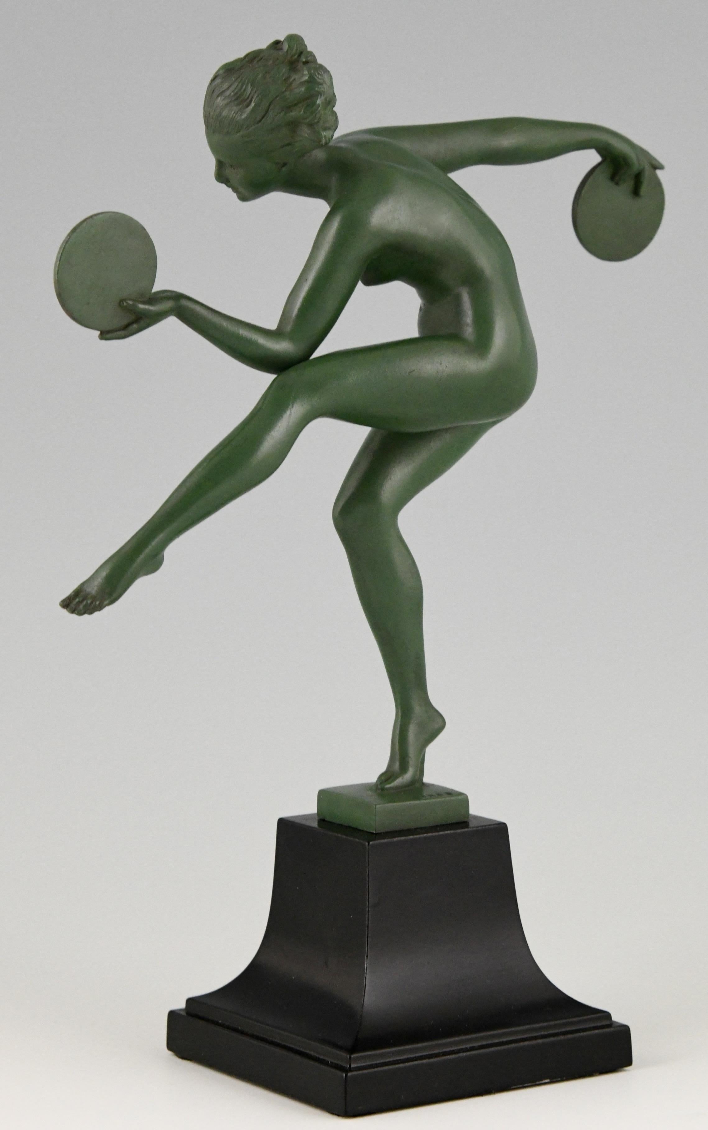 Art Deco Sculpture Nude Disc Dancer Derenne, Marcel Bouraine, France, 1930 In Good Condition In Antwerp, BE