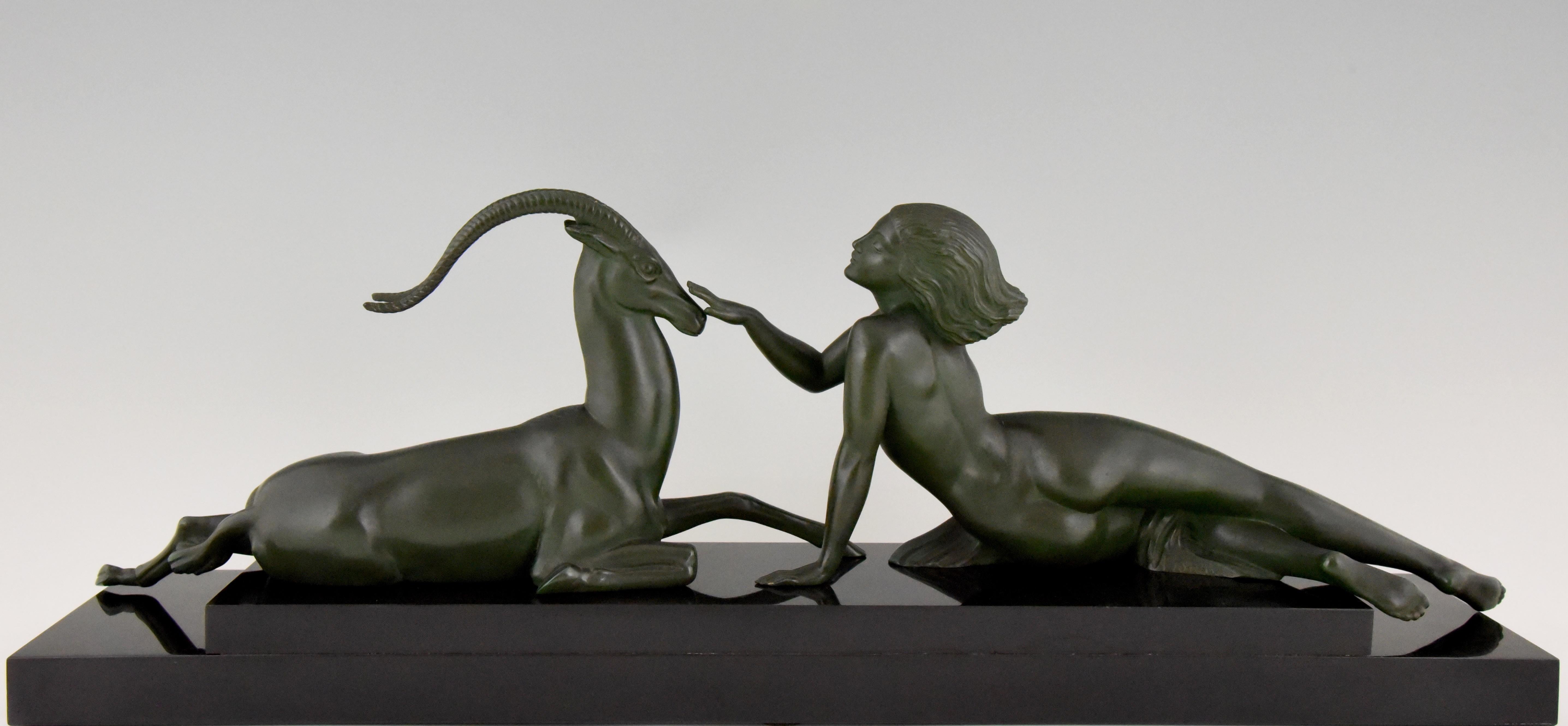 Métal Sculpture Art déco Nu avec séduction gazelle de Fayral Pierre Le Faguays