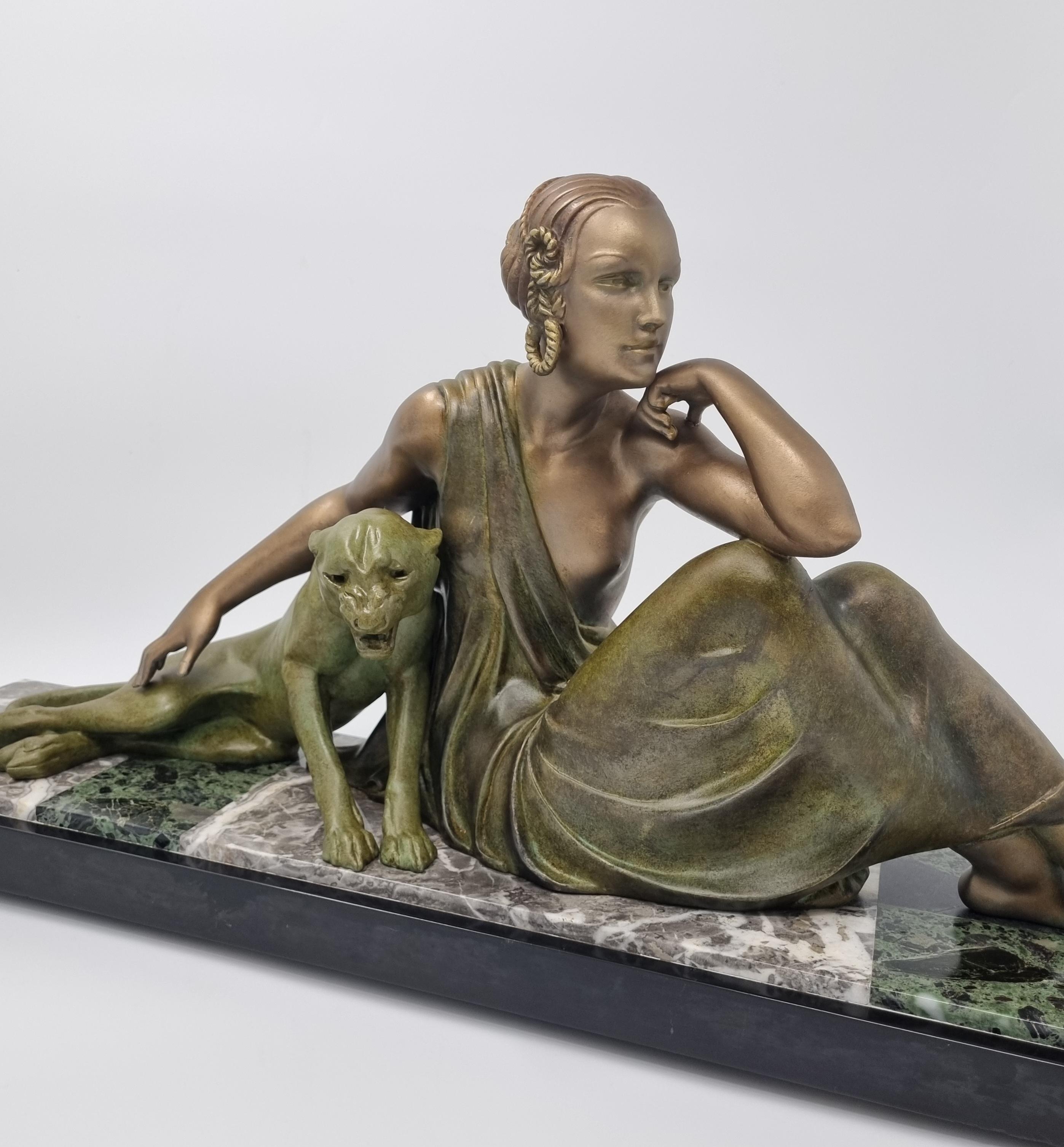 Art-Deco-Skulptur Akt mit Panther von Godard, um 1920 (Art déco)