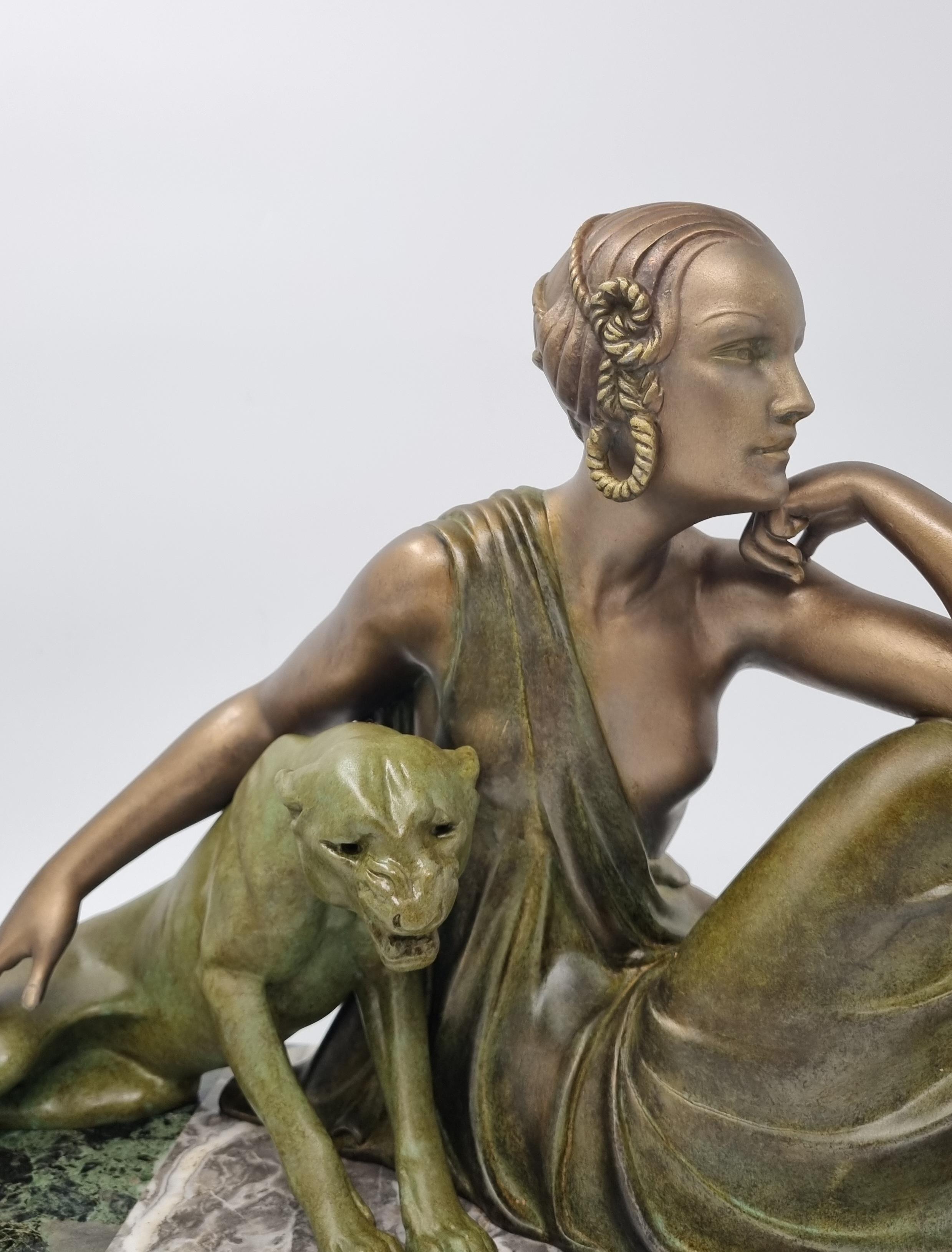 Art-Deco-Skulptur Akt mit Panther von Godard, um 1920 (Französisch)