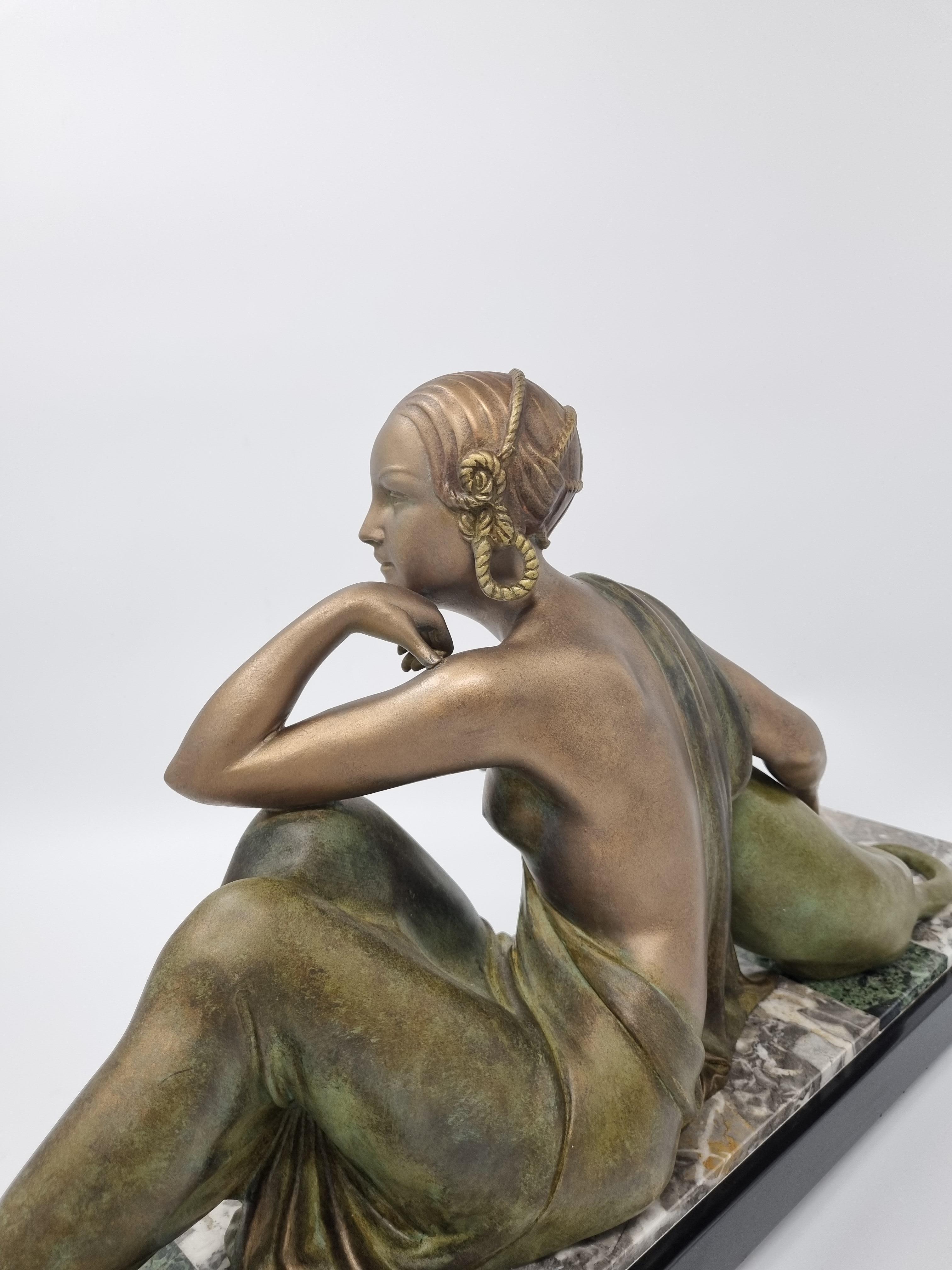Art-Deco-Skulptur Akt mit Panther von Godard, um 1920 (Gegossen)